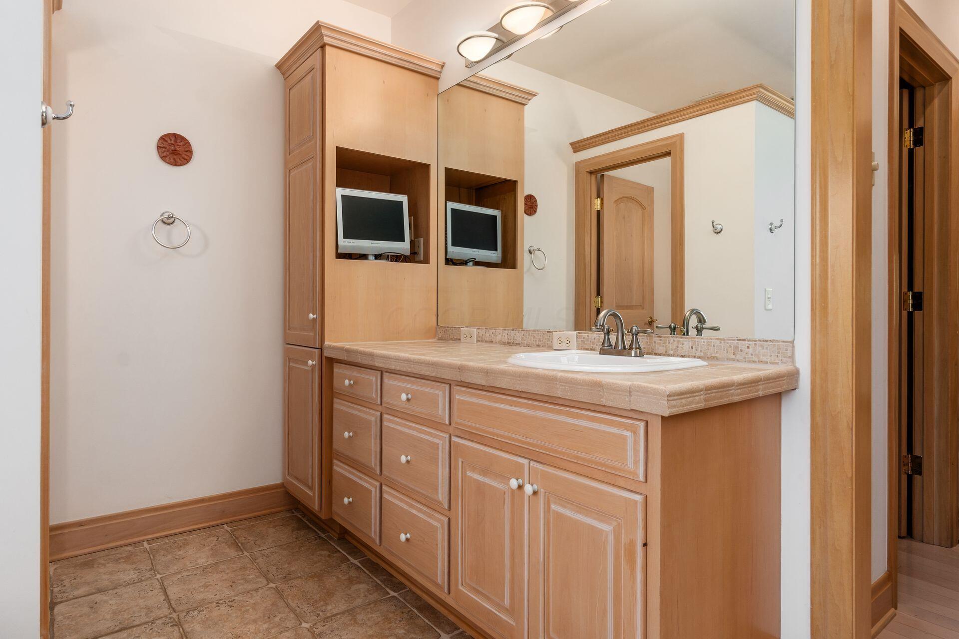 Galloway, Ohio, 43119, United States, 4 Bedrooms Bedrooms, ,5 BathroomsBathrooms,Residential,For Sale,1950801