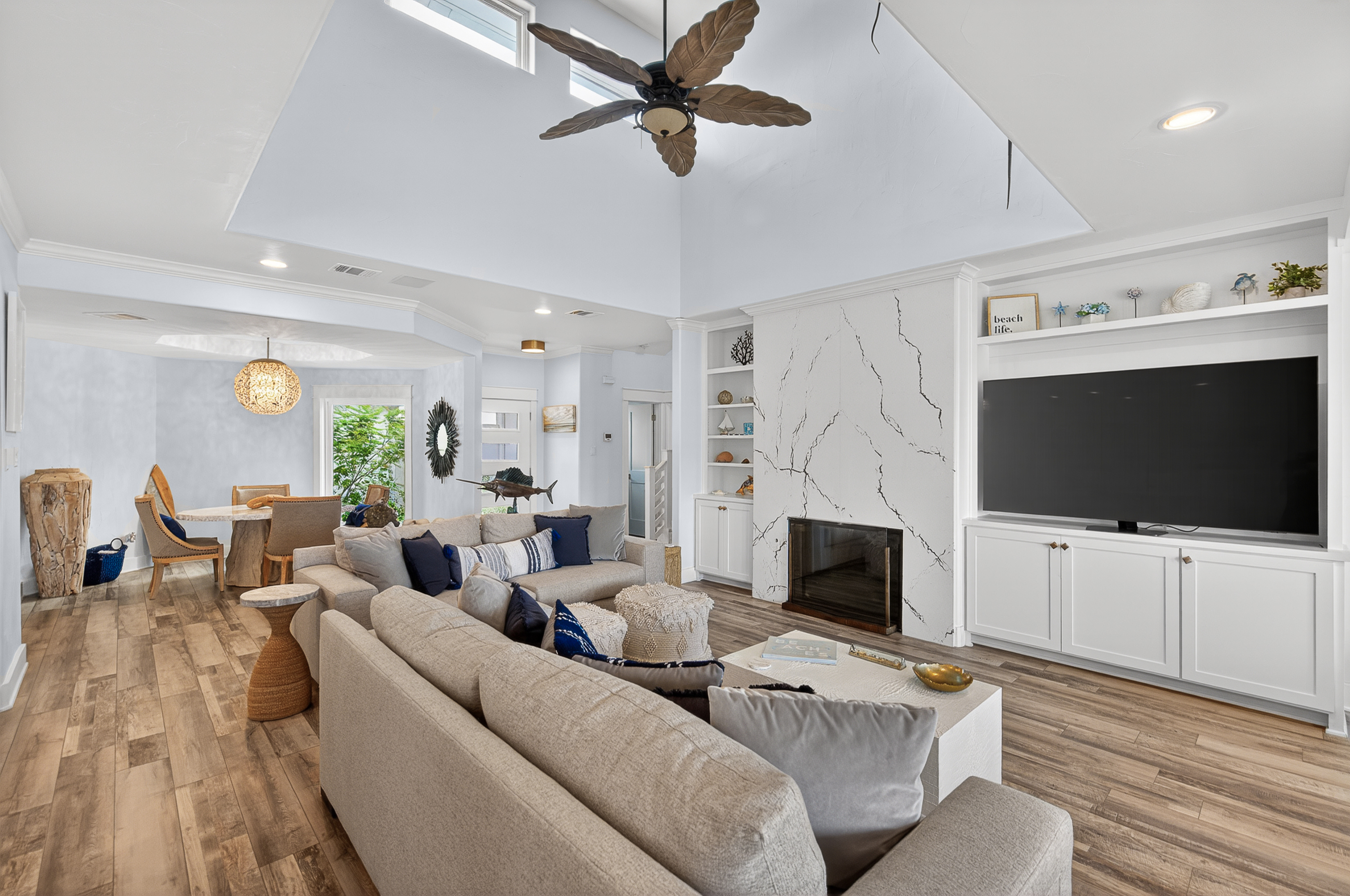  Canal-Front Estate in Island Moorings - 物件實景