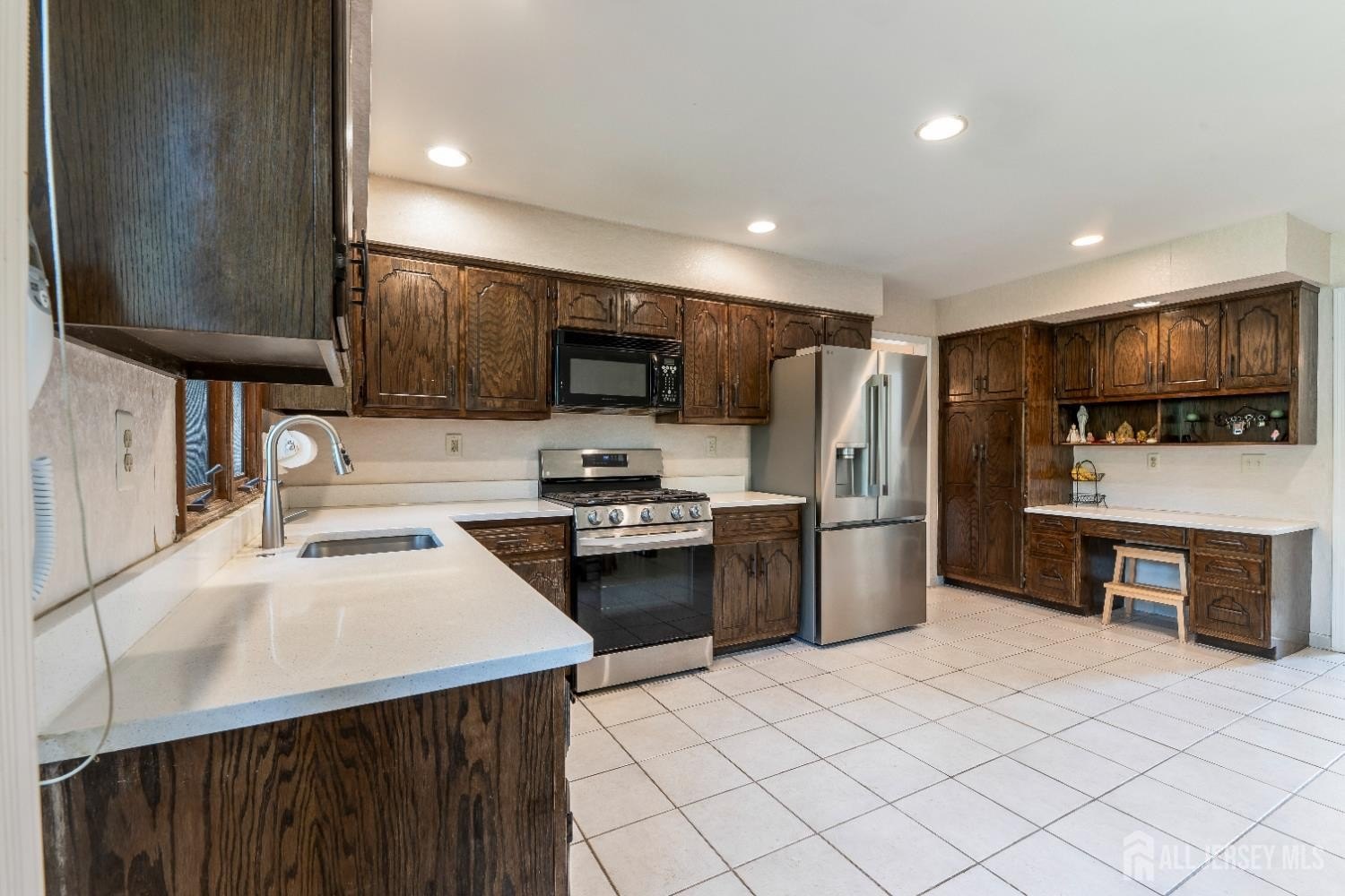 Edison, New Jersey, 08820, United States, 4 Bedrooms Bedrooms, ,3 BathroomsBathrooms,Residential,For Sale,1908022