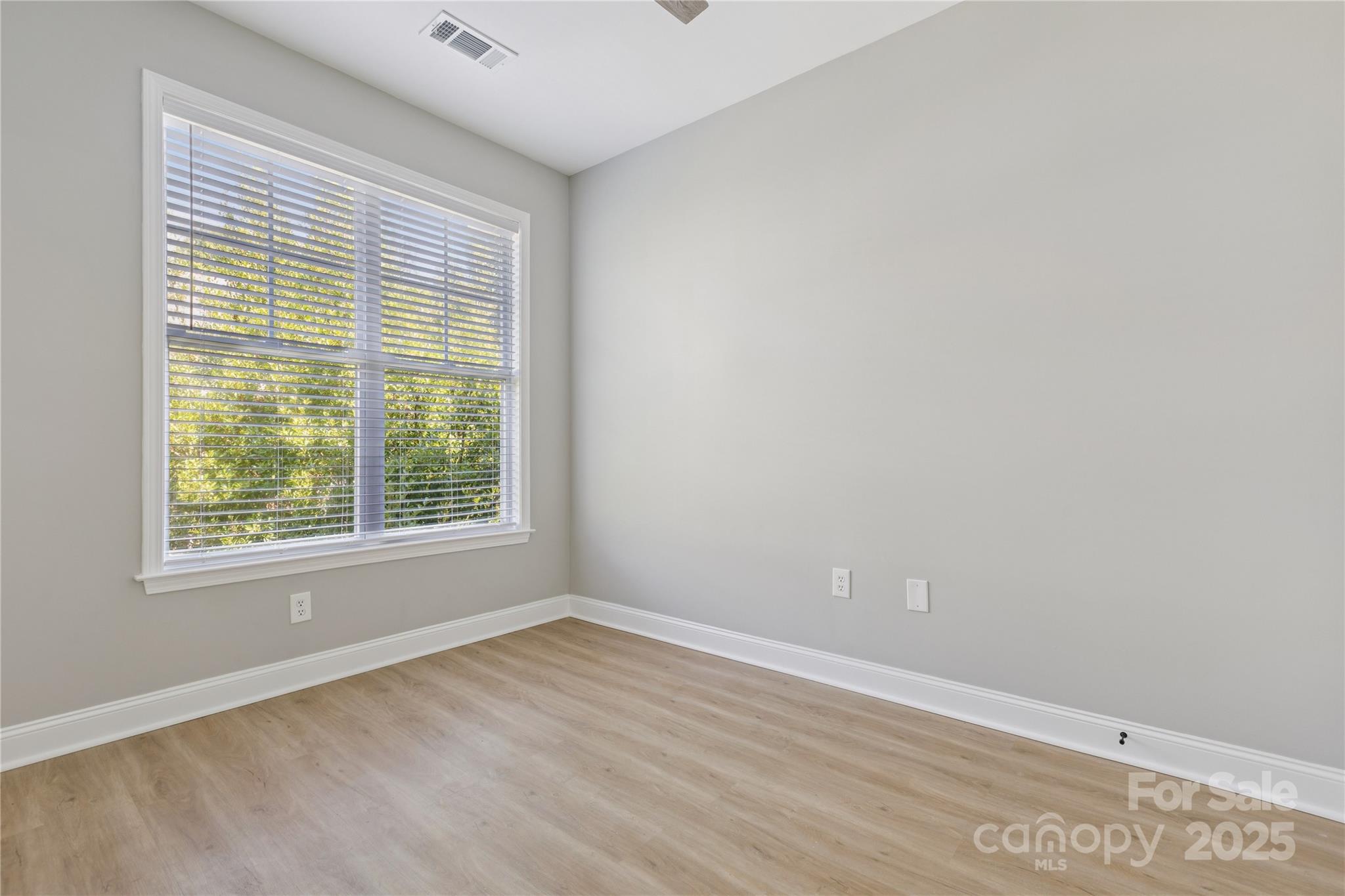 Charlotte, North Carolina, 28204, United States, 2 Bedrooms Bedrooms, ,3 BathroomsBathrooms,Residential,For Sale,1917401