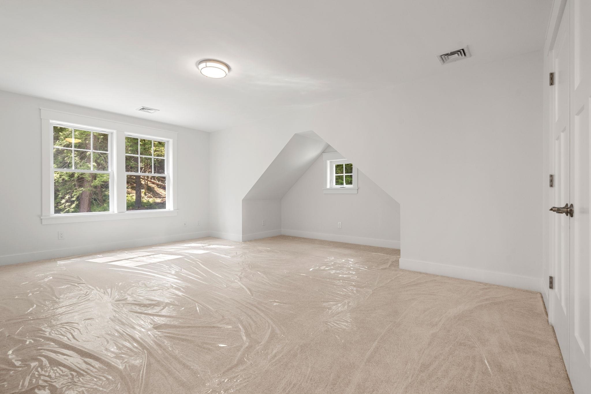 Bedford, New Hampshire, 03110, United States, 4 Bedrooms Bedrooms, ,5 BathroomsBathrooms,Residential,For Sale,1924713