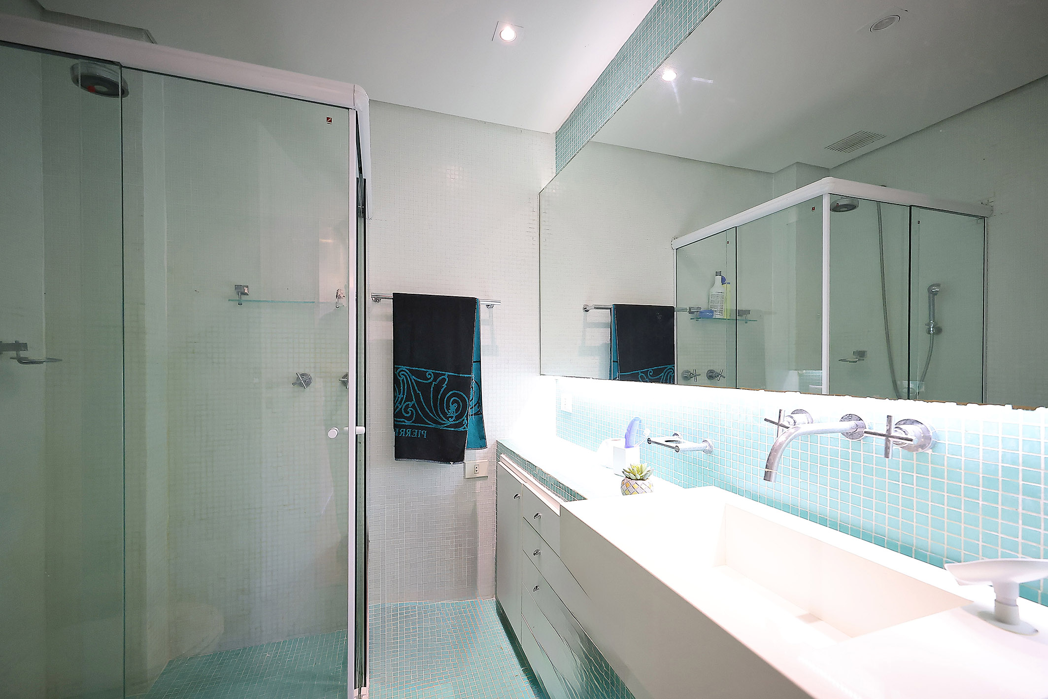  House with a pool and gourmet area in Condomínio Santa Helena - 物件實景
