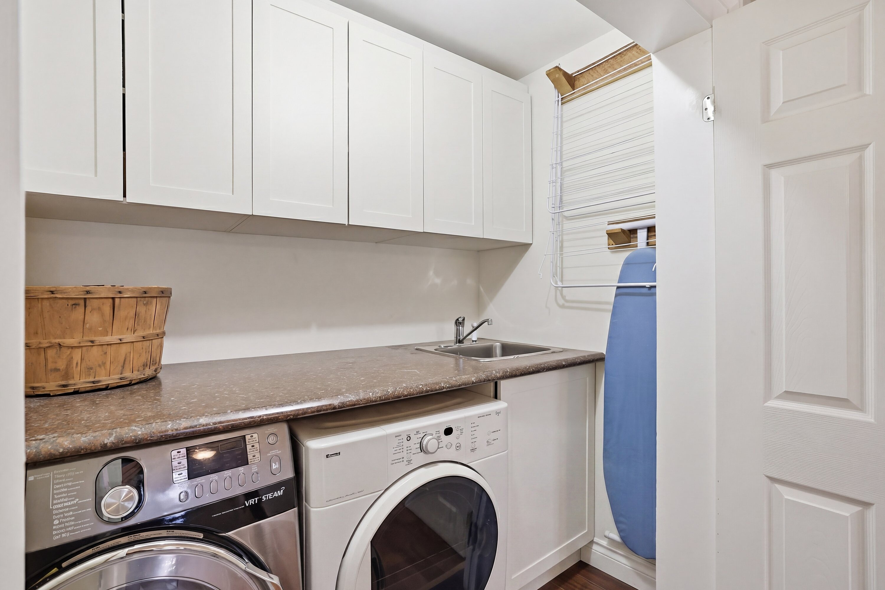  Prestigous 1/4 Acre Town Lot - 物件實景