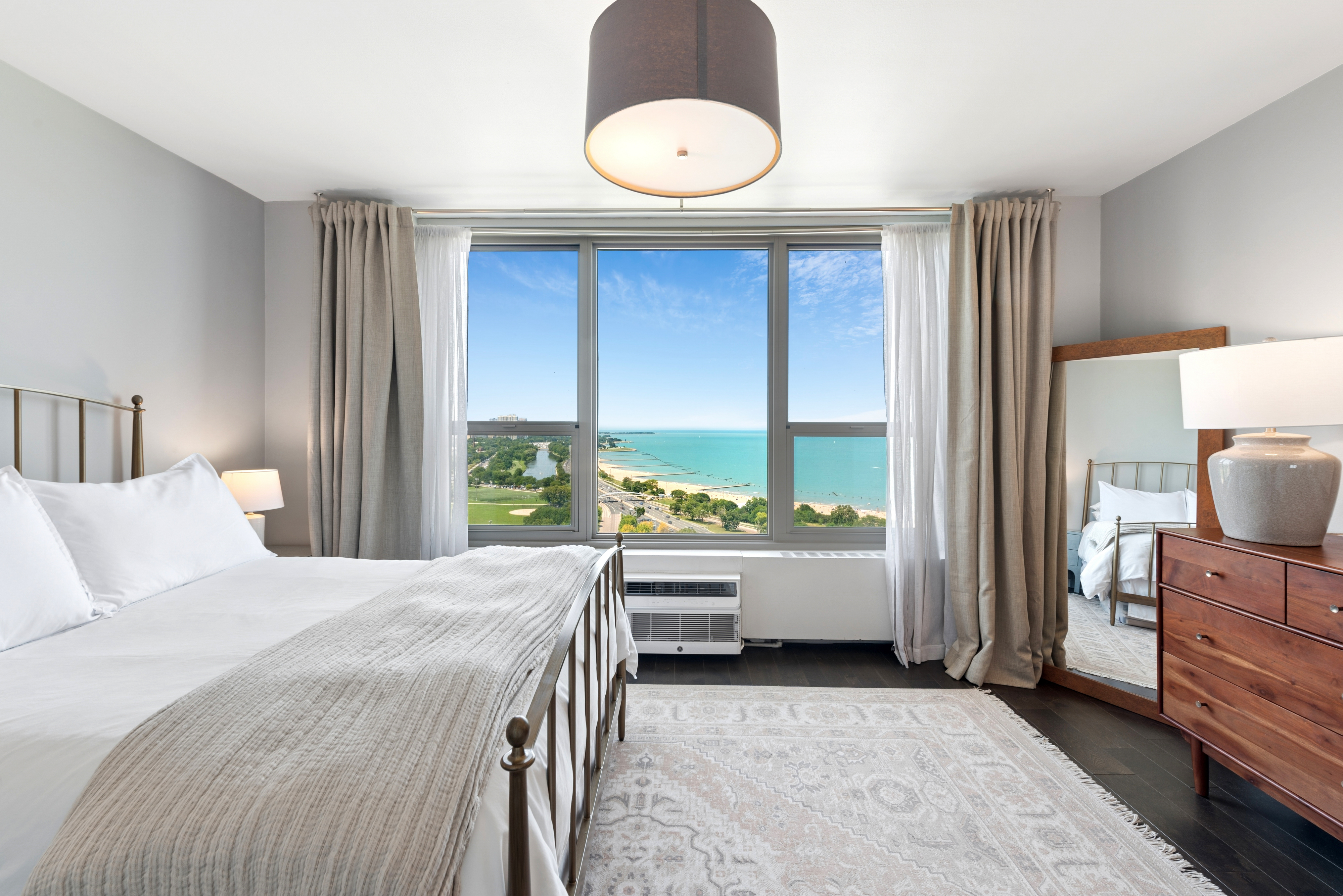  Experience Lakefront Living Just a Short Walk to North Avenue Beach - 物件實景