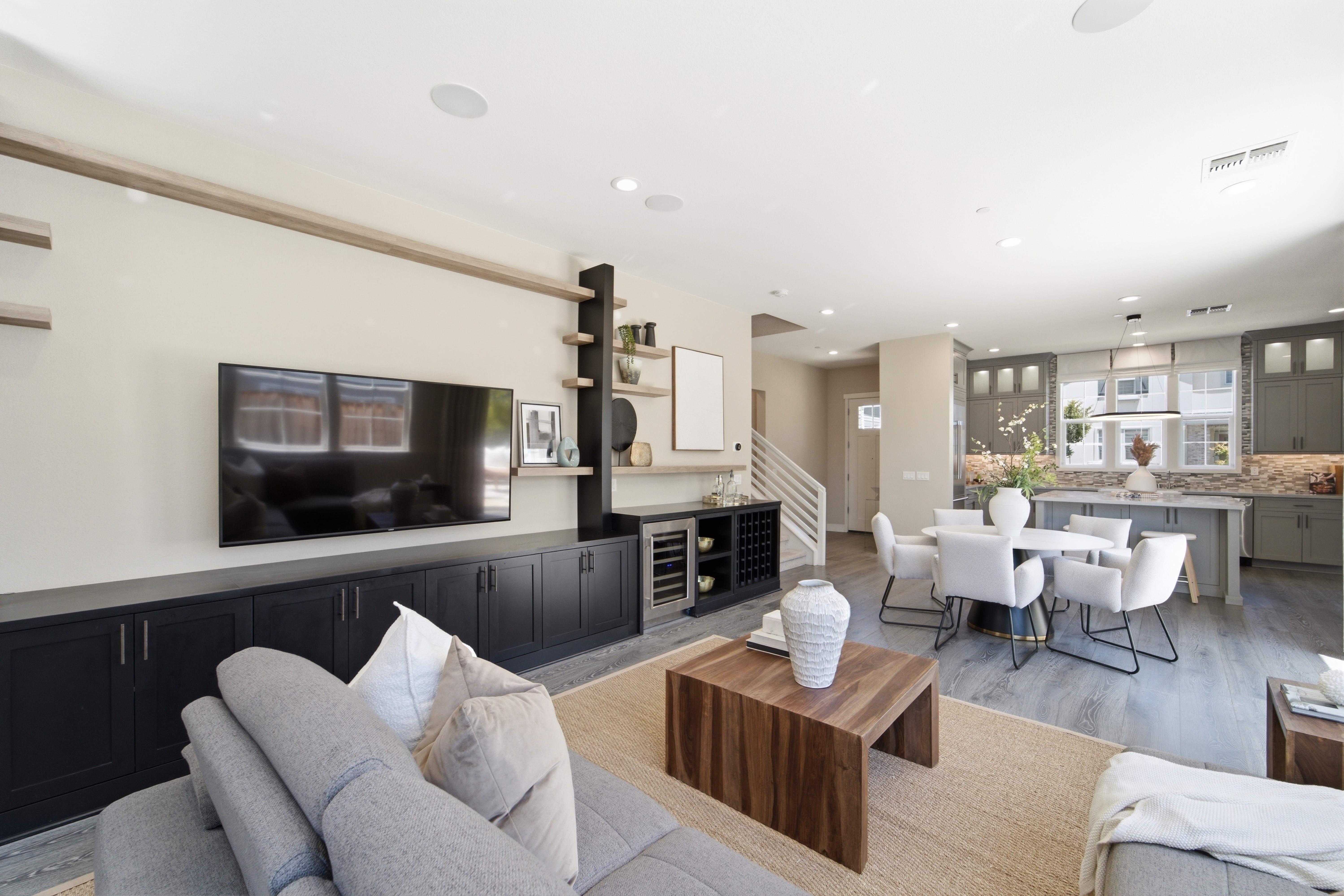  Designer Upgraded Residence in a Coveted Corner Setting - 物件實景