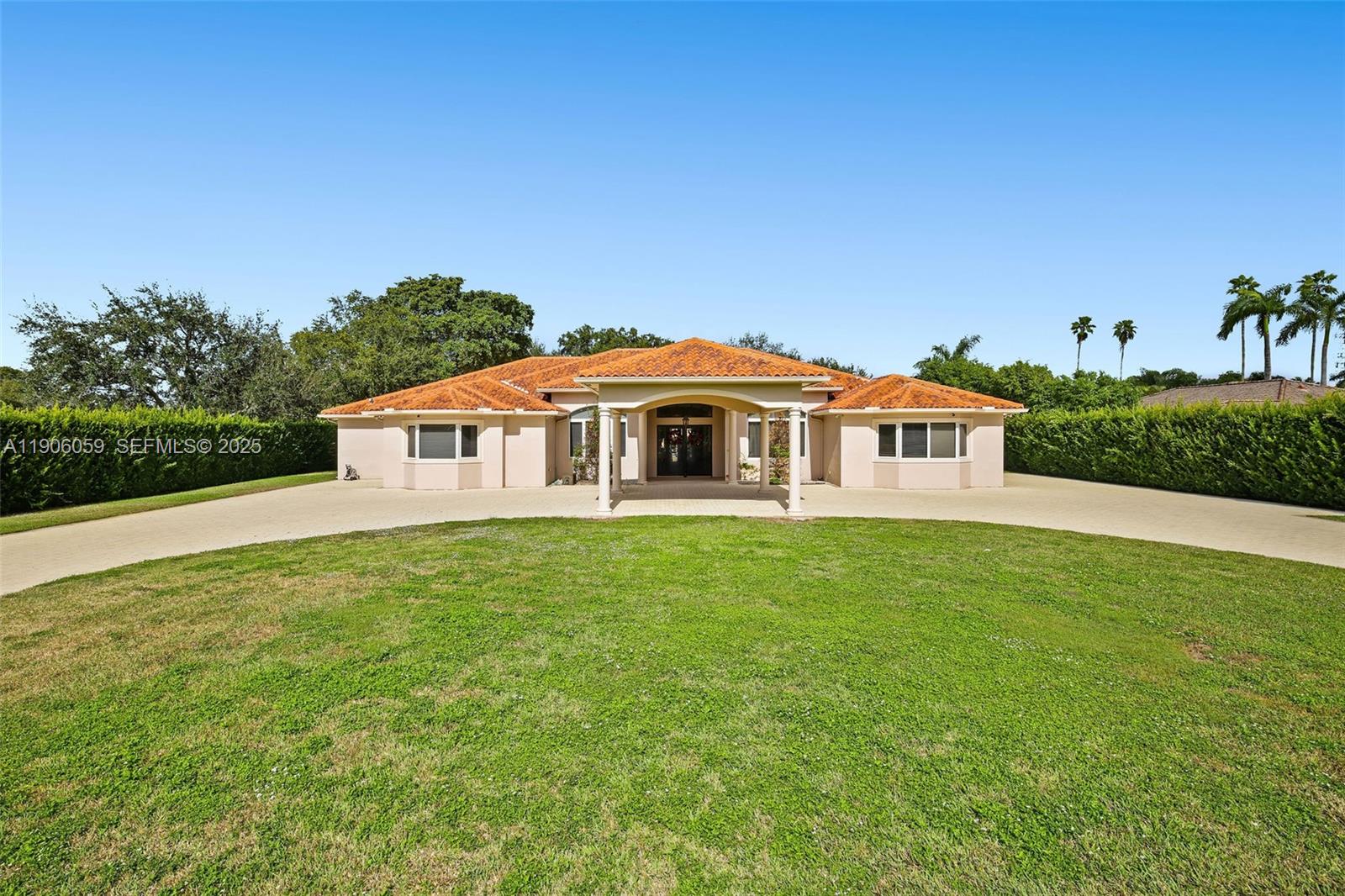 Miami, Florida, 33183, United States, 5 Bedrooms Bedrooms, ,5 BathroomsBathrooms,Residential,For Sale,1998373