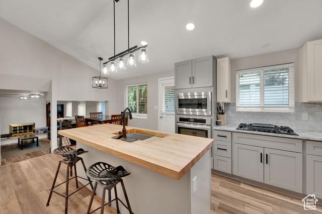 Sandy, Utah, 84092, United States, 4 Bedrooms Bedrooms, ,2 BathroomsBathrooms,Residential,For Sale,1921657