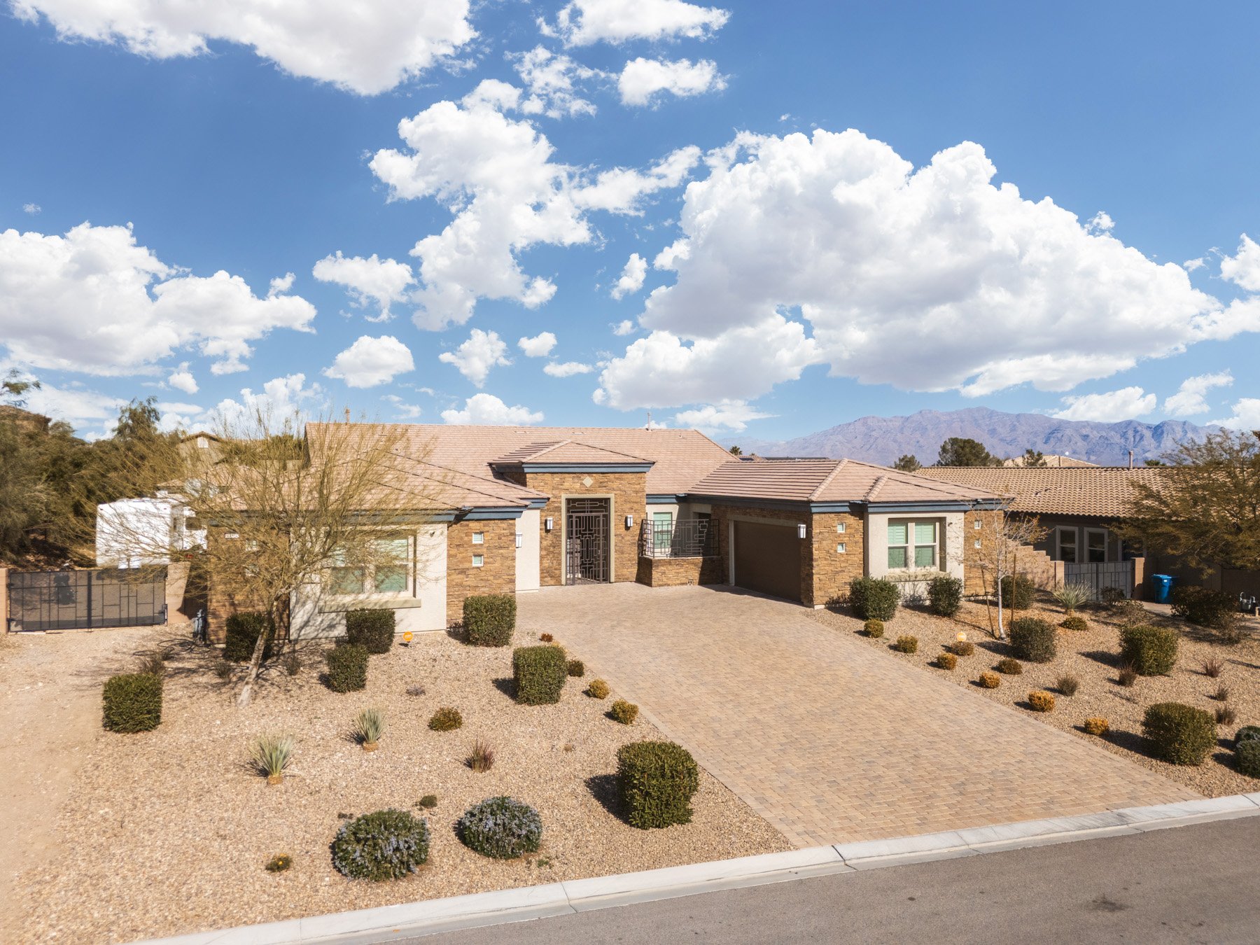 Mystic Ledge Ct, Las Vegas, NV 89149