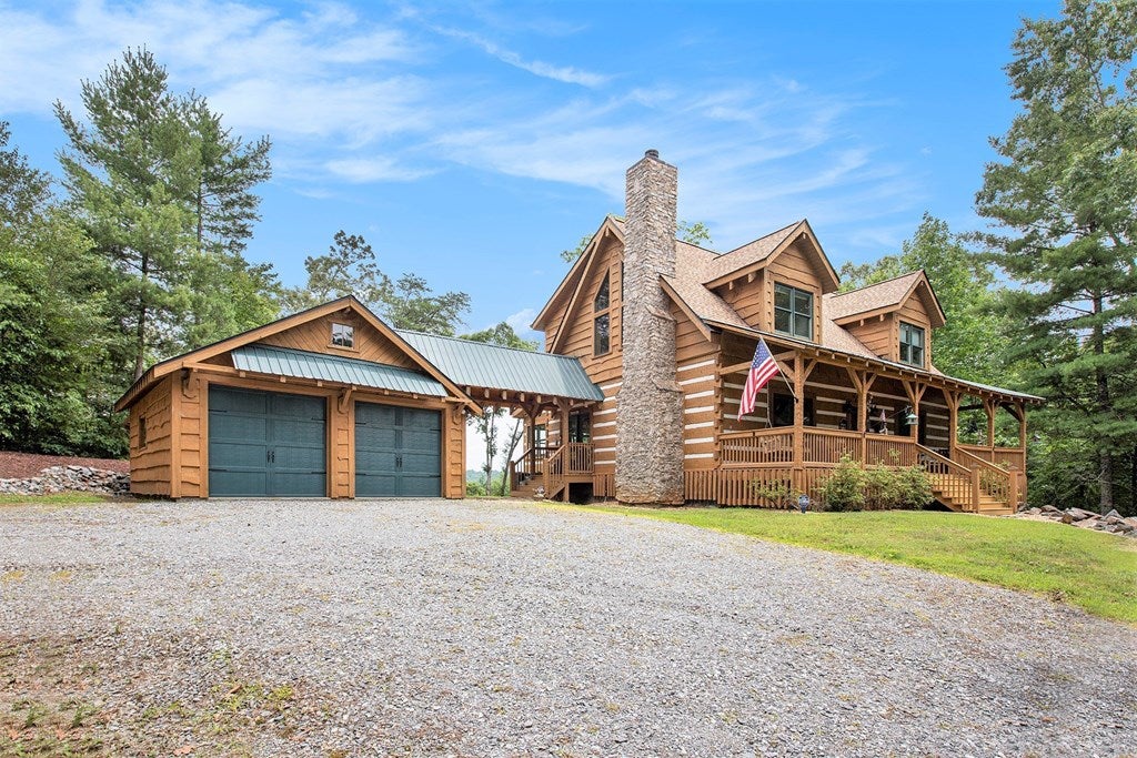 Blue Ridge, Georgia, 30513, United States, 4 Bedrooms Bedrooms, ,3 BathroomsBathrooms,Residential,For Sale,1876704