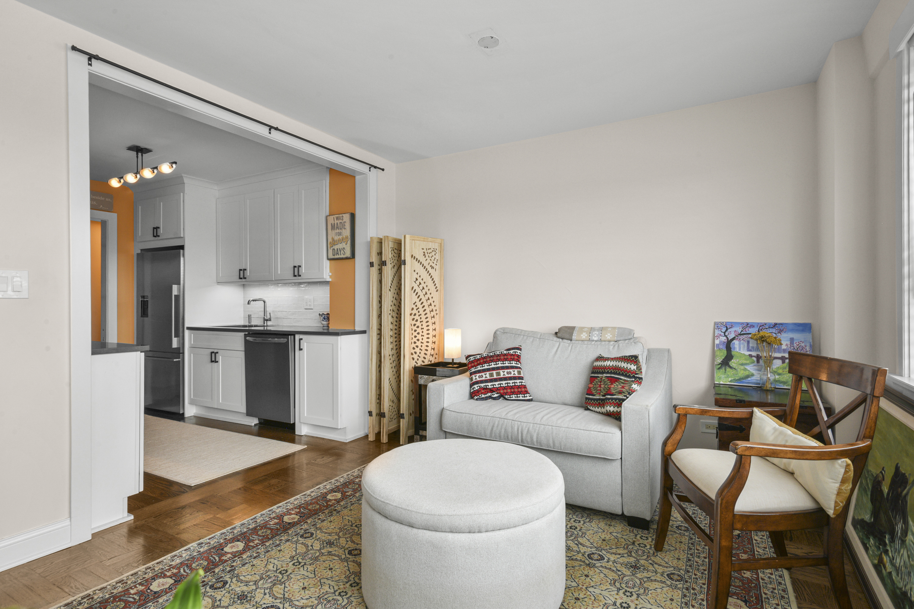  Oversized Larchmont Terrace Condo - 物件實景