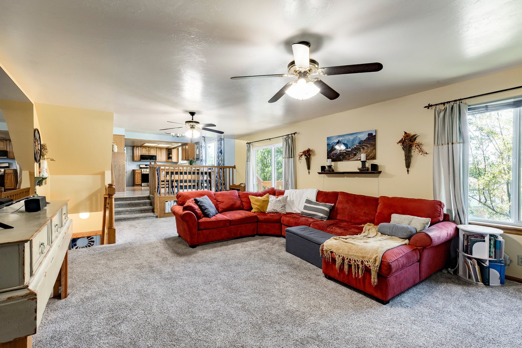  Large Multi-Level Sandy Home with Rentable Full Basement - 物件實景