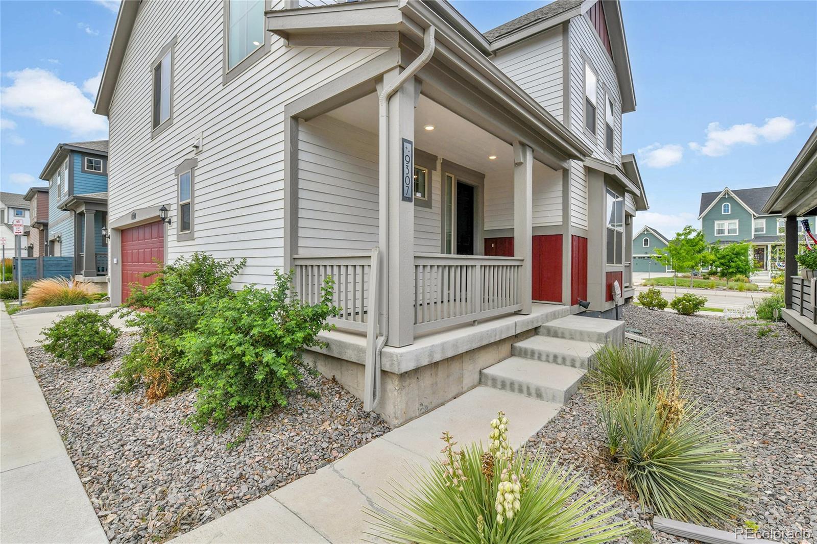 Littleton, Colorado, 80125, United States, 3 Bedrooms Bedrooms, ,3 BathroomsBathrooms,Residential,For Sale,1891675