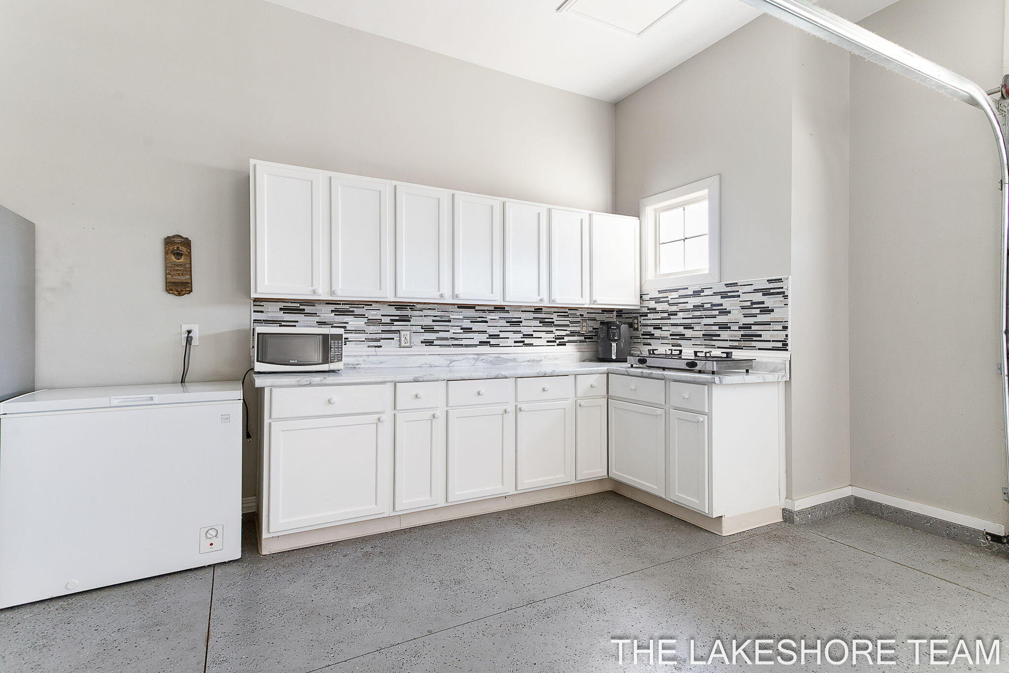 Holland, Michigan, 49424, United States, 5 Bedrooms Bedrooms, ,4 BathroomsBathrooms,Residential,For Sale,1973082