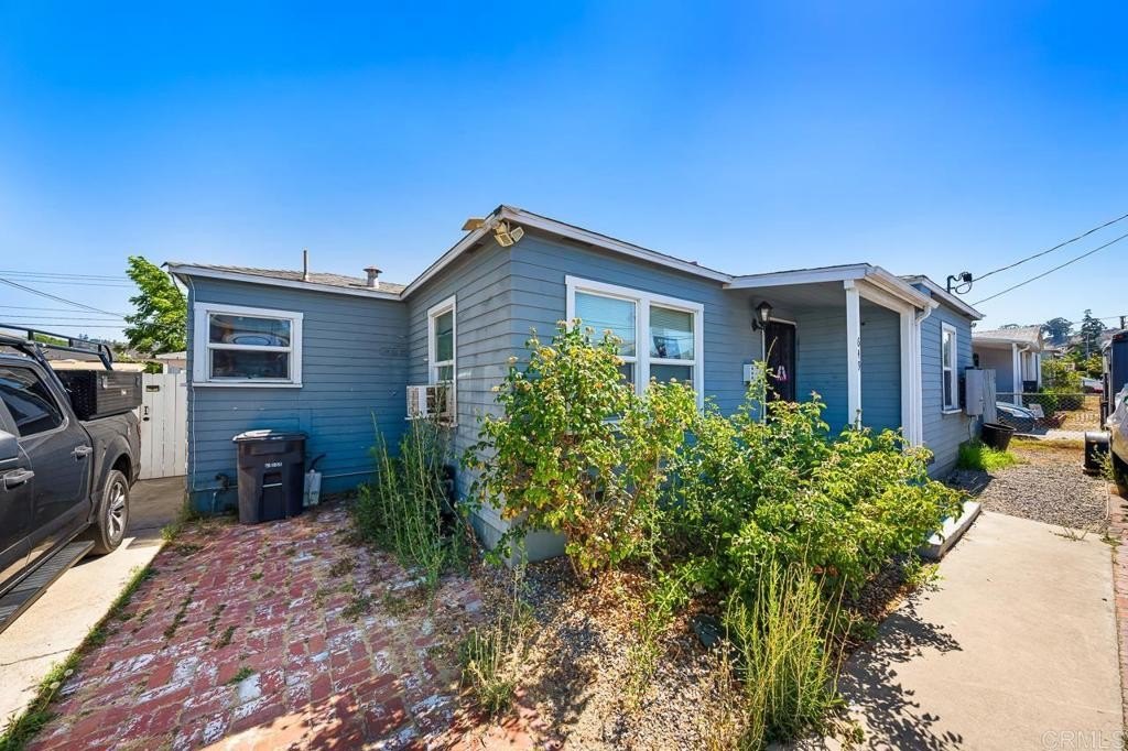 El Cajon, California, 92020, United States, 2 Bedrooms Bedrooms, ,1 BathroomBathrooms,Residential,For Sale,1986327