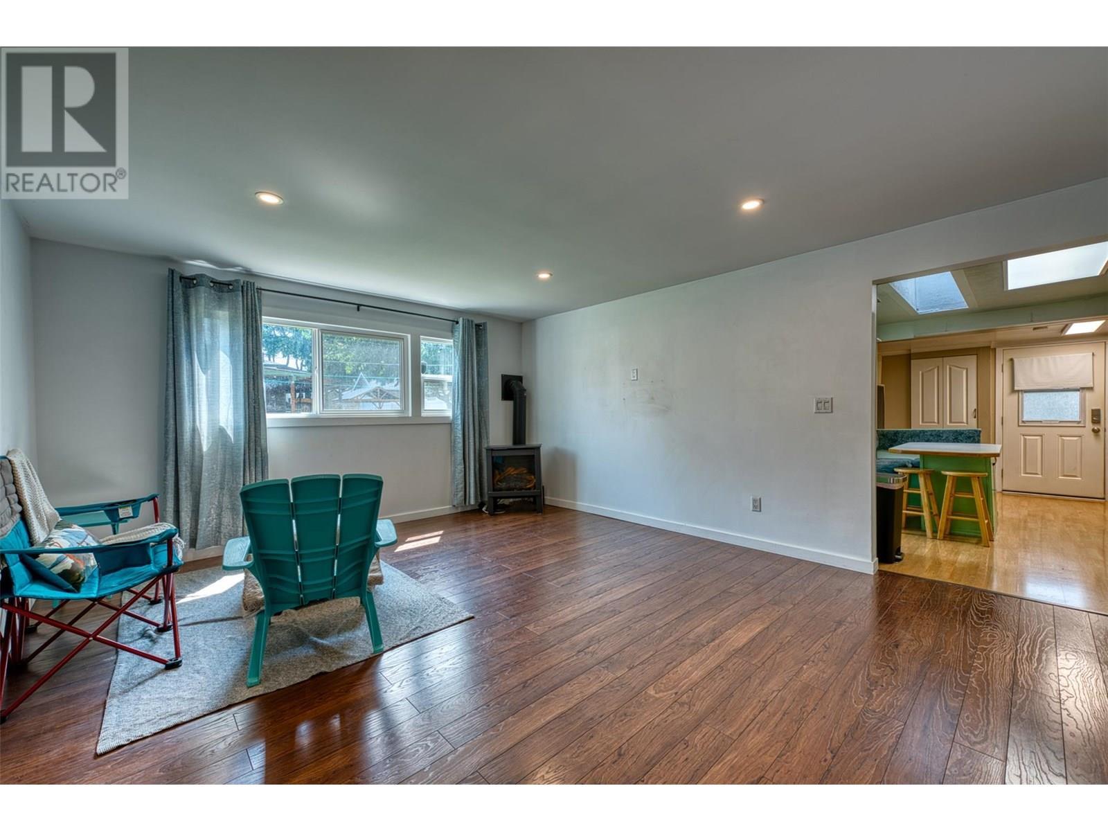 KELOWNA, British Columbia, V1Y 6S9, CA, 5 Bedrooms Bedrooms, ,3 BathroomsBathrooms,Residential,For Sale,1876948