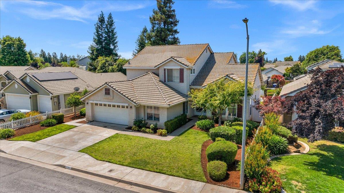 Clovis, California, 93611, United States, 5 Bedrooms Bedrooms, ,3 BathroomsBathrooms,Residential,For Sale,1924098