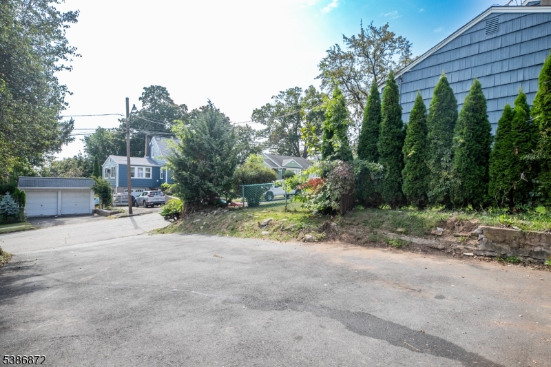 Hawthorne, New Jersey, 07506-3729, United States, 4 Bedrooms Bedrooms, ,Residential,For Sale,1979811