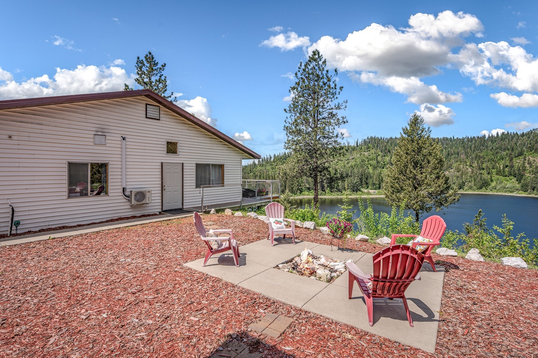  Lake Retreat on Private Acreage - 物件實景