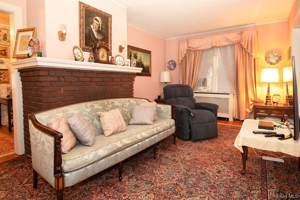 Beechhurst, New York, 11357, United States, 4 Bedrooms Bedrooms, ,1 BathroomBathrooms,Residential,For Sale,1973766