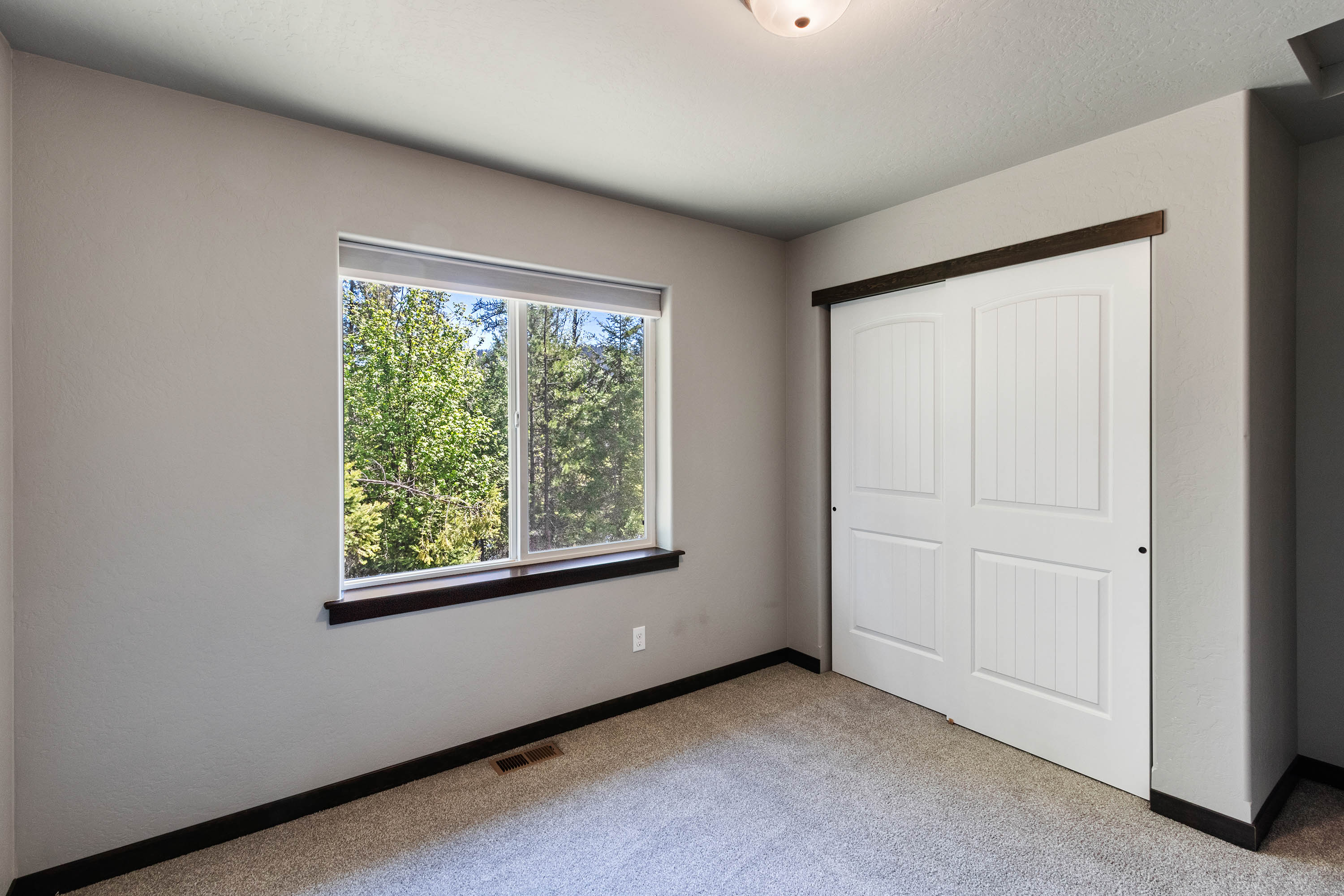 Sagle, Idaho, 83860, United States, 3 Bedrooms Bedrooms, ,2 BathroomsBathrooms,Residential,For Sale,1996409