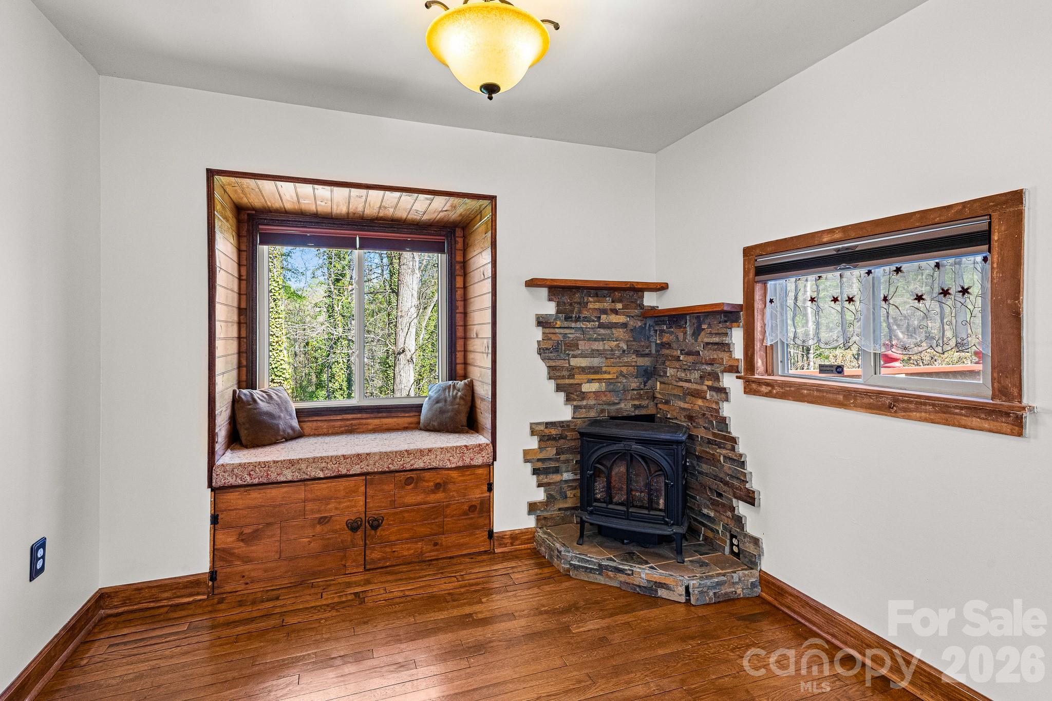 Black Mountain, North Carolina, 28711, United States, 3 Bedrooms Bedrooms, ,3 BathroomsBathrooms,Residential,For Sale,2037381