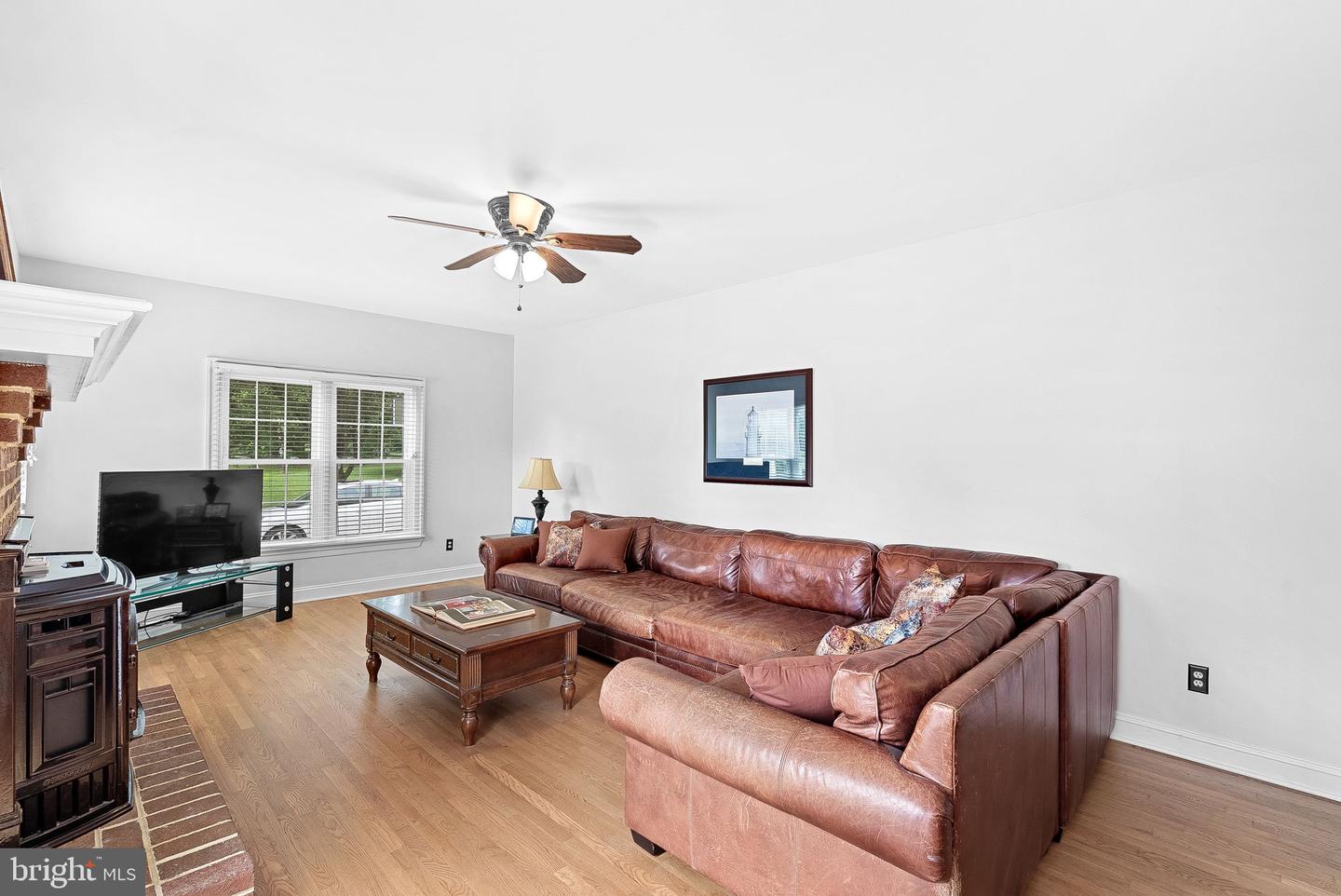Waterford, Virginia, 20197, United States, 5 Bedrooms Bedrooms, ,4 BathroomsBathrooms,Residential,For Sale,1940957
