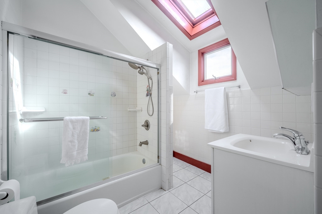 Somerville, Massachusetts, 02145, United States, 4 Bedrooms Bedrooms, ,2 BathroomsBathrooms,Residential,For Sale,1950845