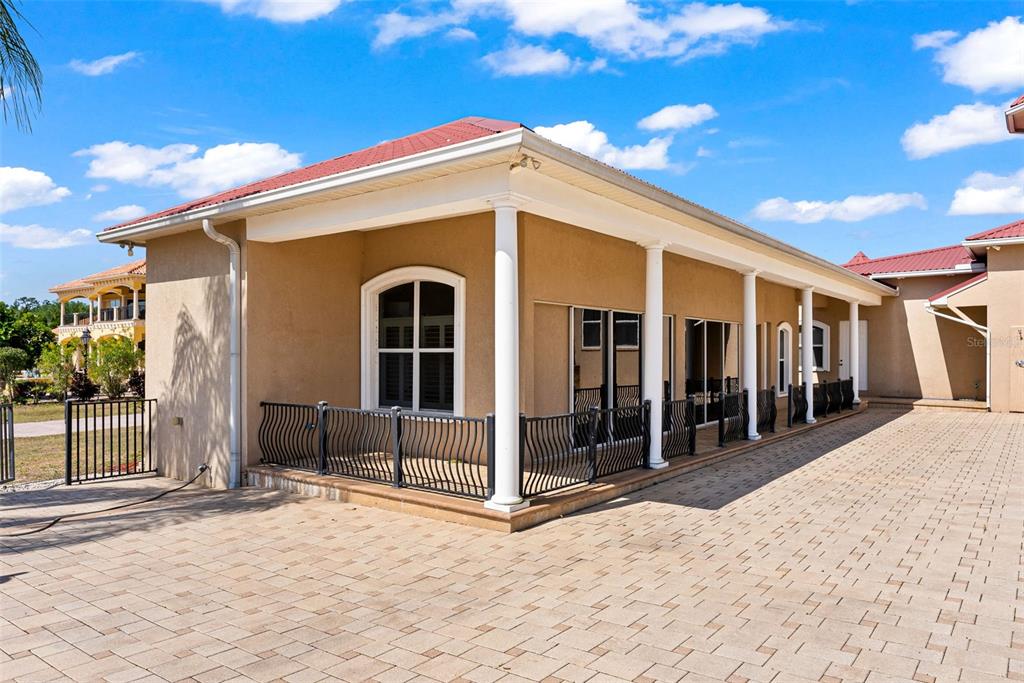 Thonotosassa, Florida, 33592, United States, 4 Bedrooms Bedrooms, ,7 BathroomsBathrooms,Residential,For Sale,1788935