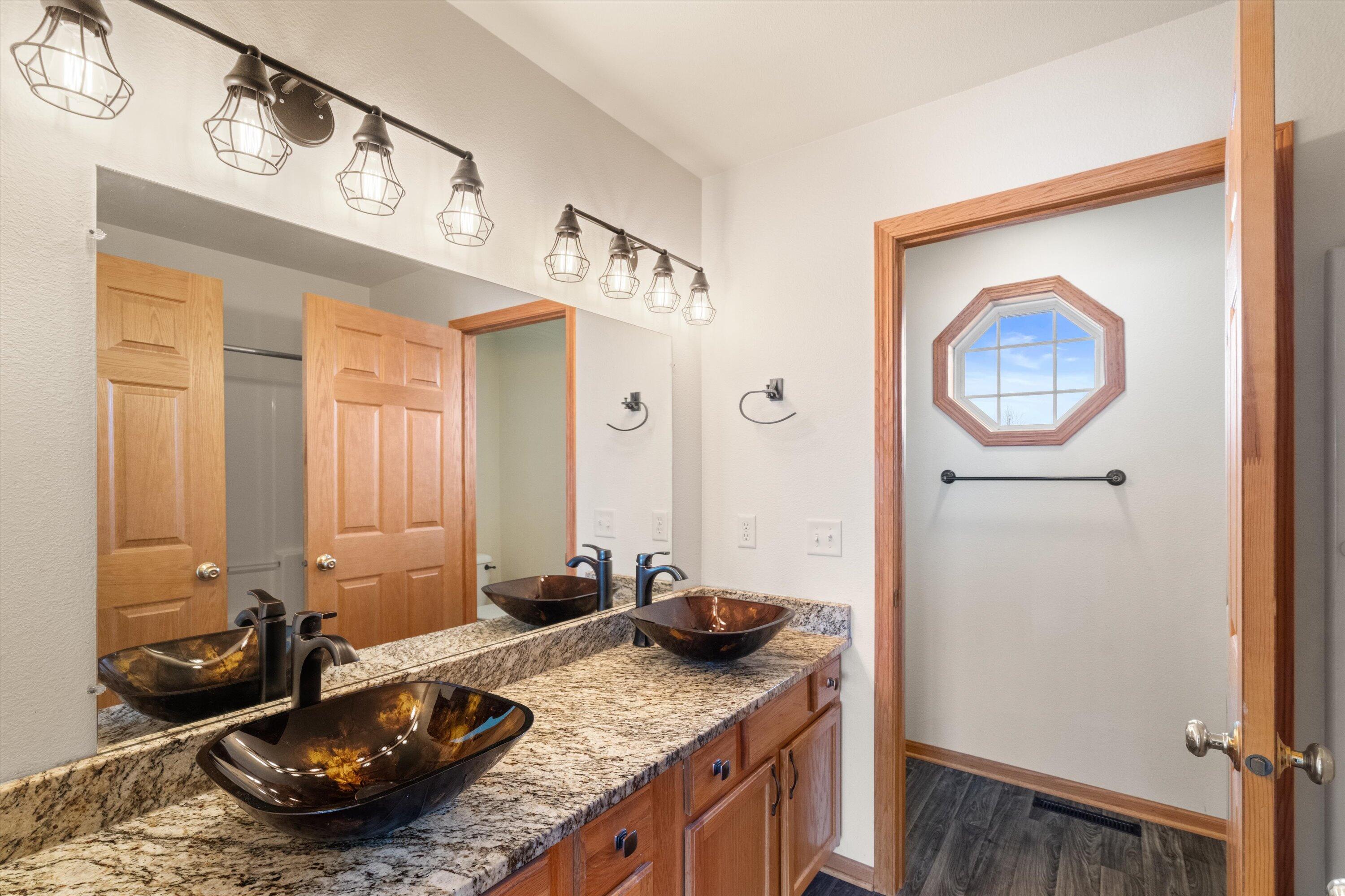 Oak Creek, Wisconsin, 53154, United States, 4 Bedrooms Bedrooms, ,4 BathroomsBathrooms,Residential,For Sale,2007520