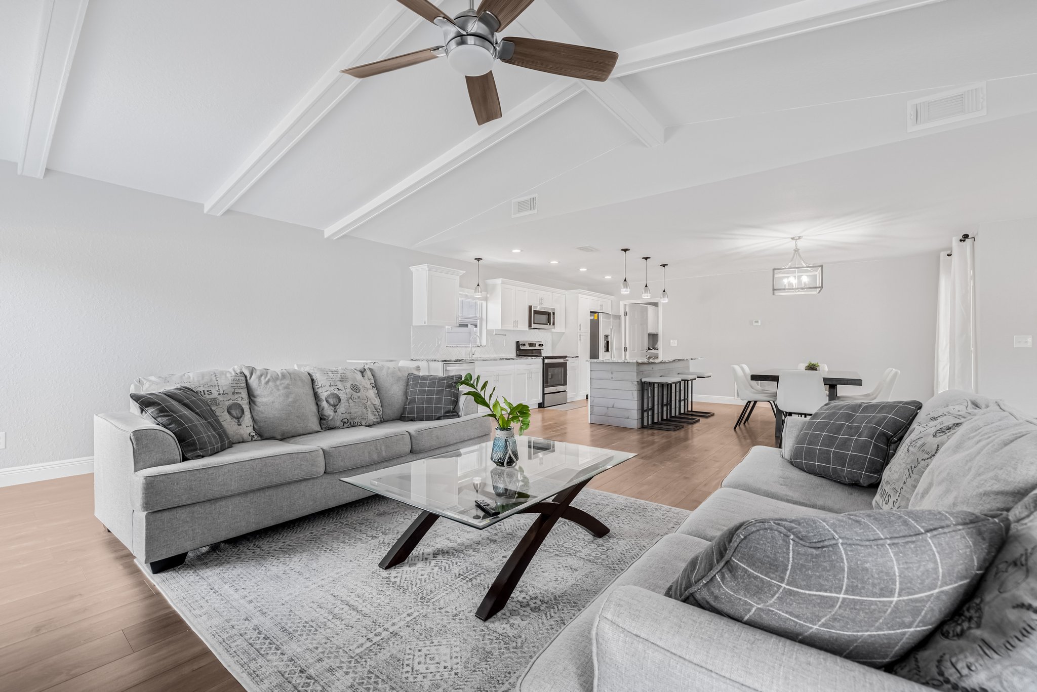 Tampa, Florida, 33615, United States, 3 Bedrooms Bedrooms, ,2 BathroomsBathrooms,Residential,For Sale,1942959