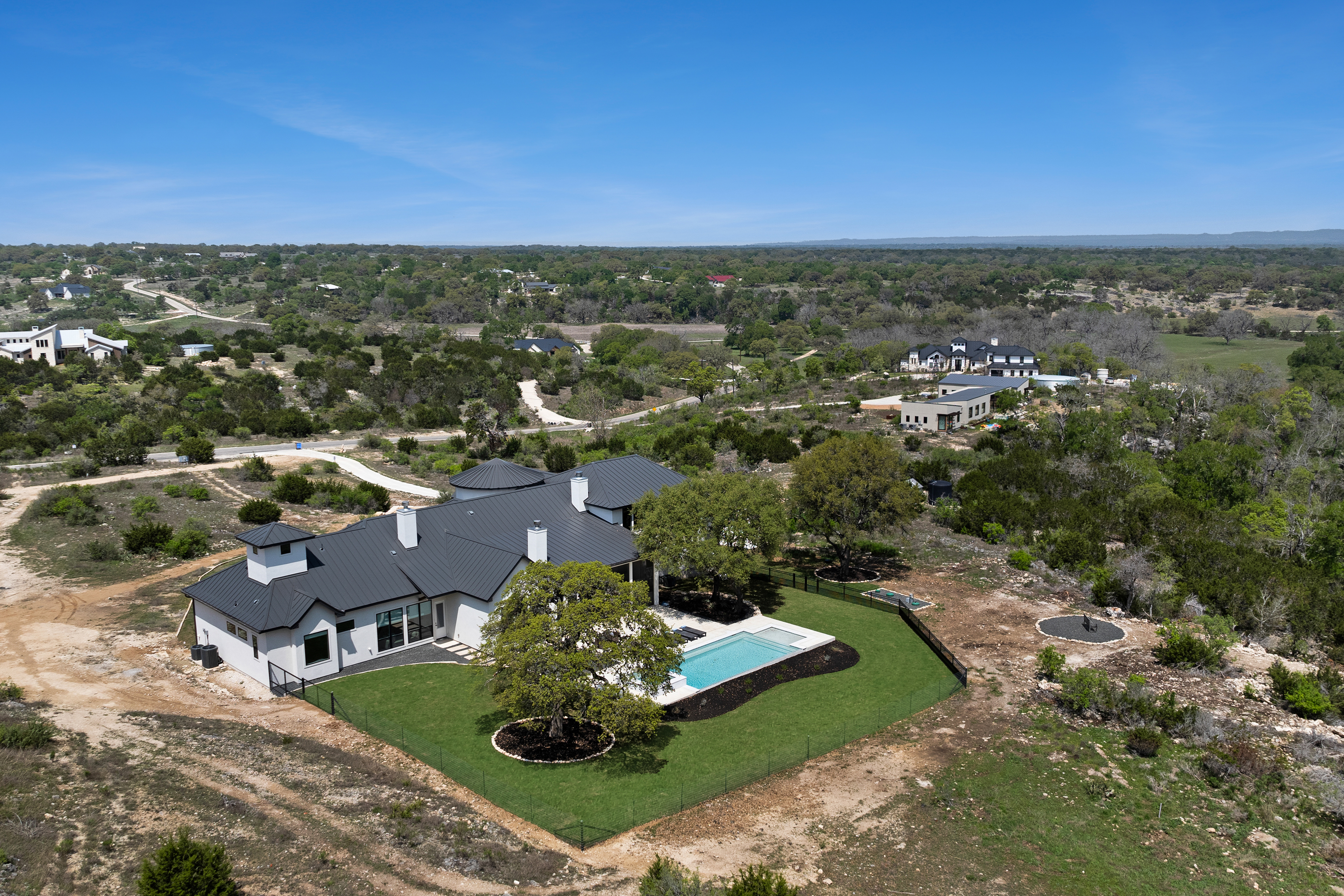  Private 15-Acre Estate with Modern Design and Scenic Hill Country Views - 物件實景