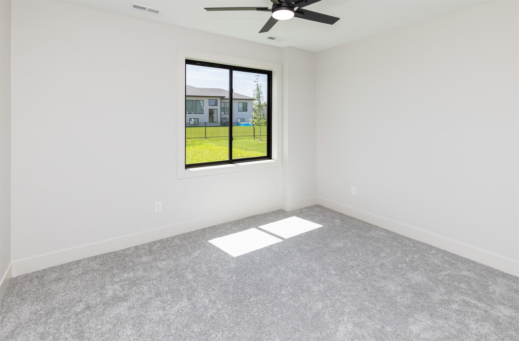 Clive, Iowa, 50325, United States, 5 Bedrooms Bedrooms, ,3 BathroomsBathrooms,Residential,For Sale,1910418