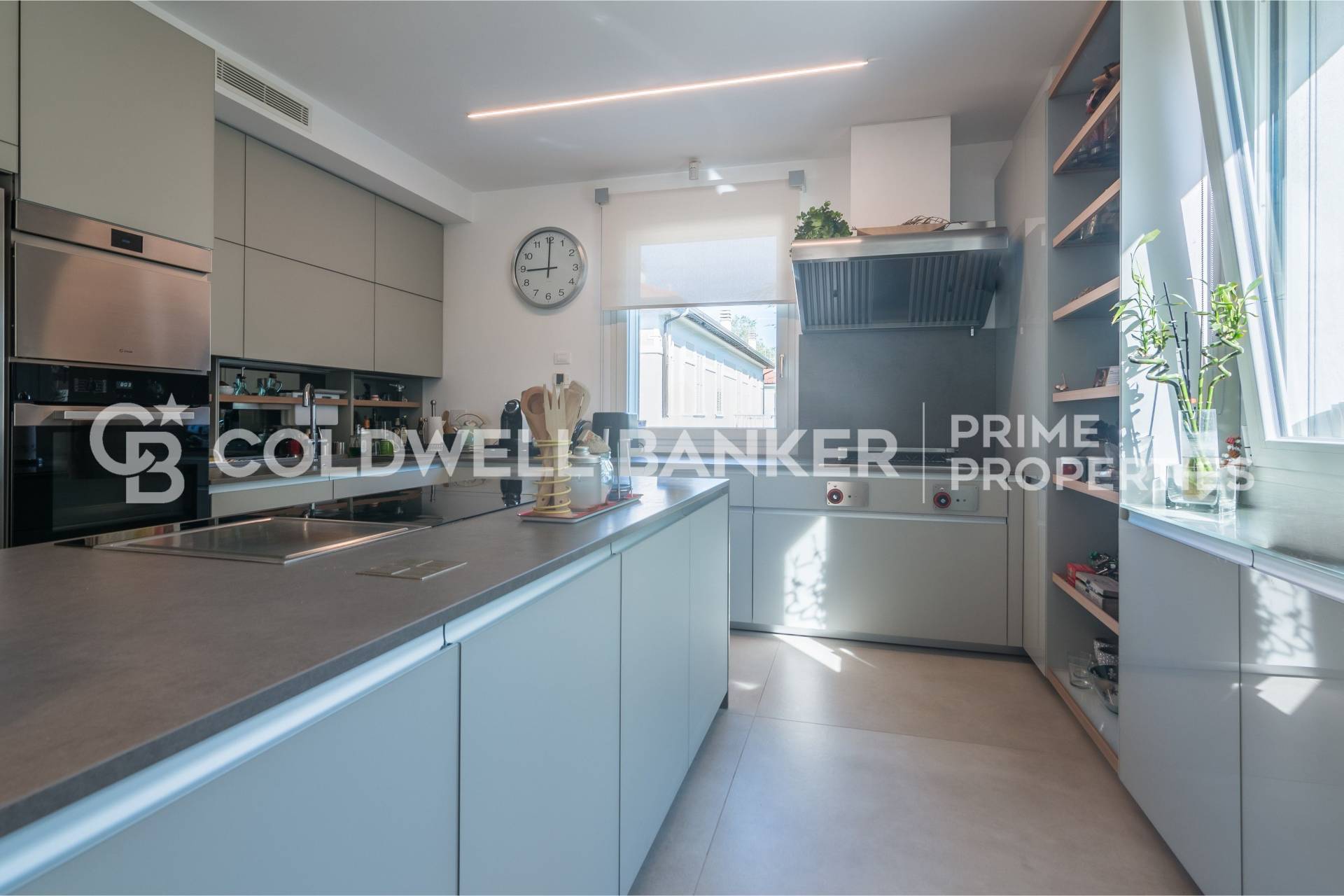 Pesaro, Pesaro e Urbino, 61100, IT, 3 Bedrooms Bedrooms, ,5 BathroomsBathrooms,Residential,For Sale,1837521