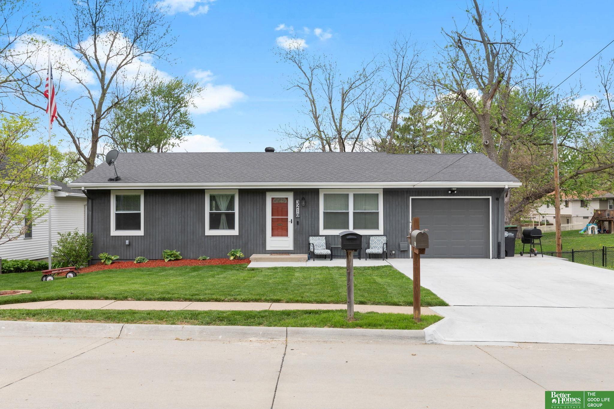 Main St, Elkhorn, NE 68022