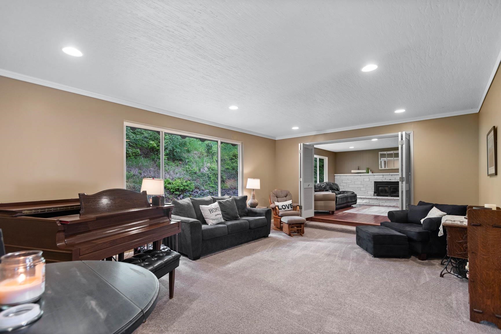 Spokane, Washington, 99218, United States, 4 Bedrooms Bedrooms, ,4 BathroomsBathrooms,Residential,For Sale,1828122
