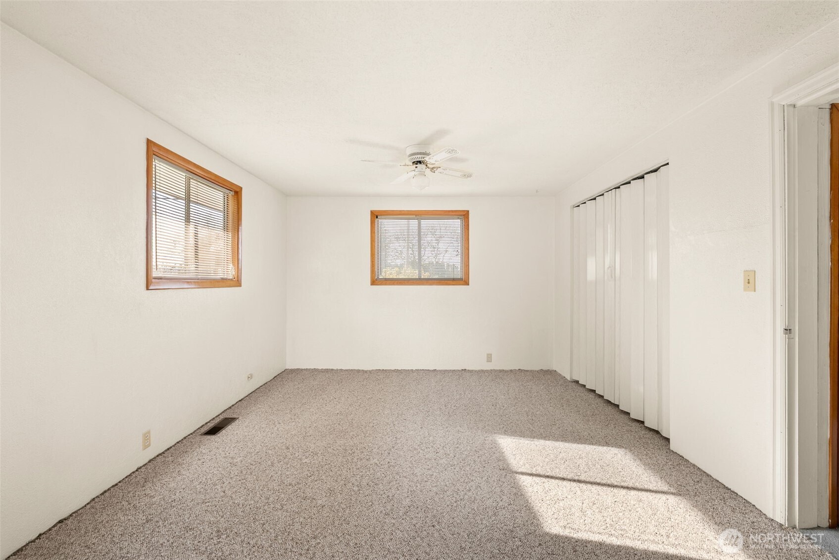 Chehalis, Washington, 98532, United States, 2 Bedrooms Bedrooms, ,1 BathroomBathrooms,Residential,For Sale,2015709