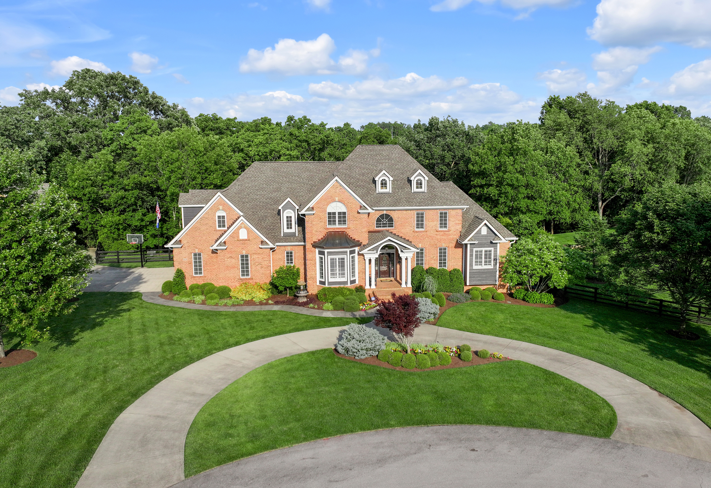  315 Whispering Brook Drive - 物件實景