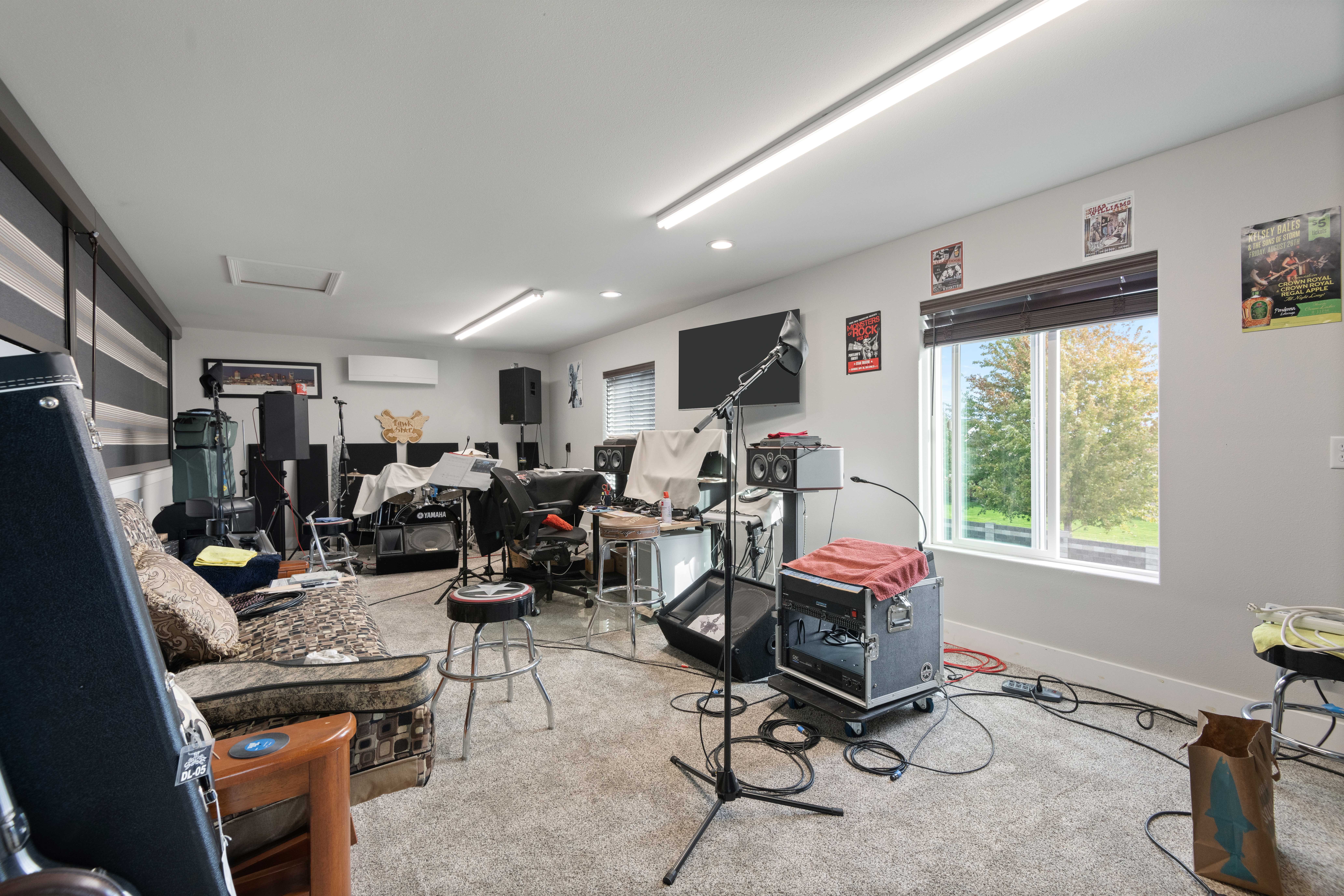  Extravagant, Luxury Living with 2,880 sq ft Garage - 物件實景