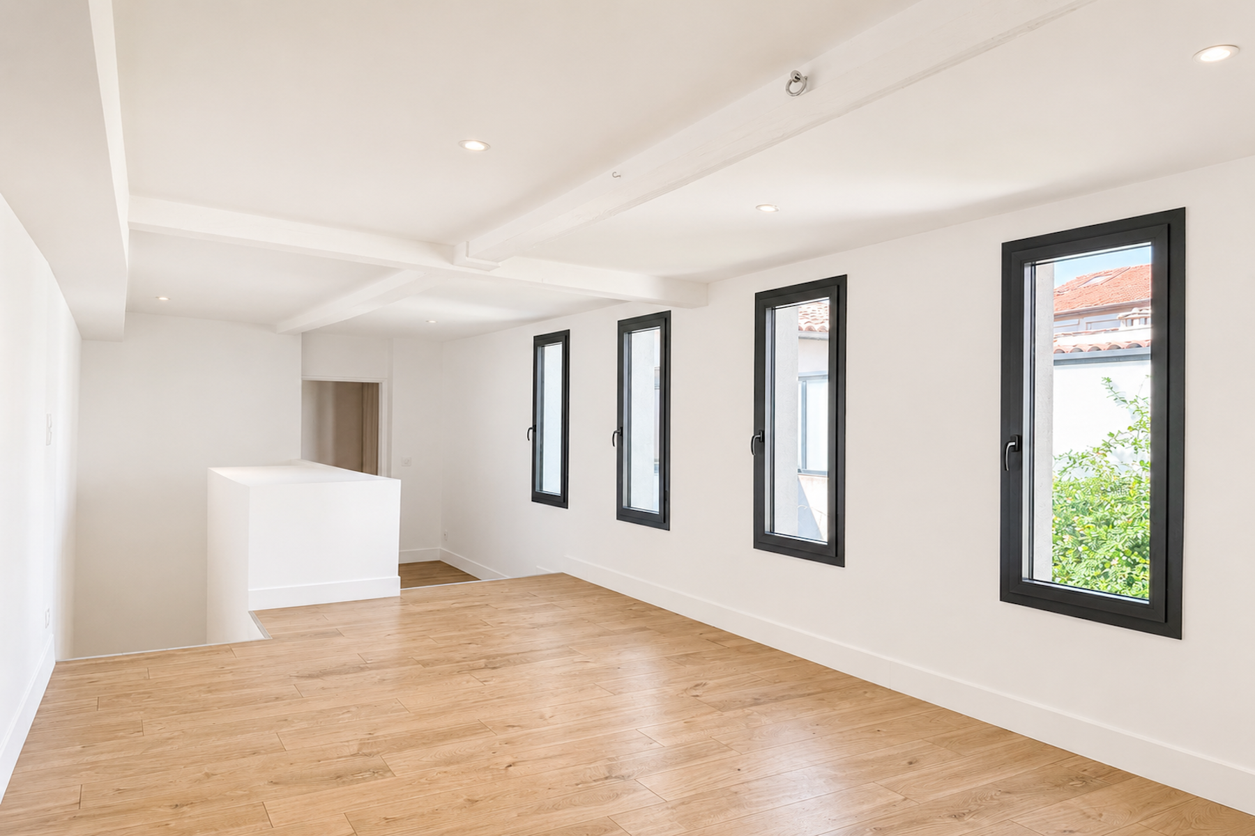  NÎMES CITY CENTRE ELEGANTLY RENOVATED TOWNHOUSE WITH GARAGE, PRIVATE COURTYARD … - 物件實景