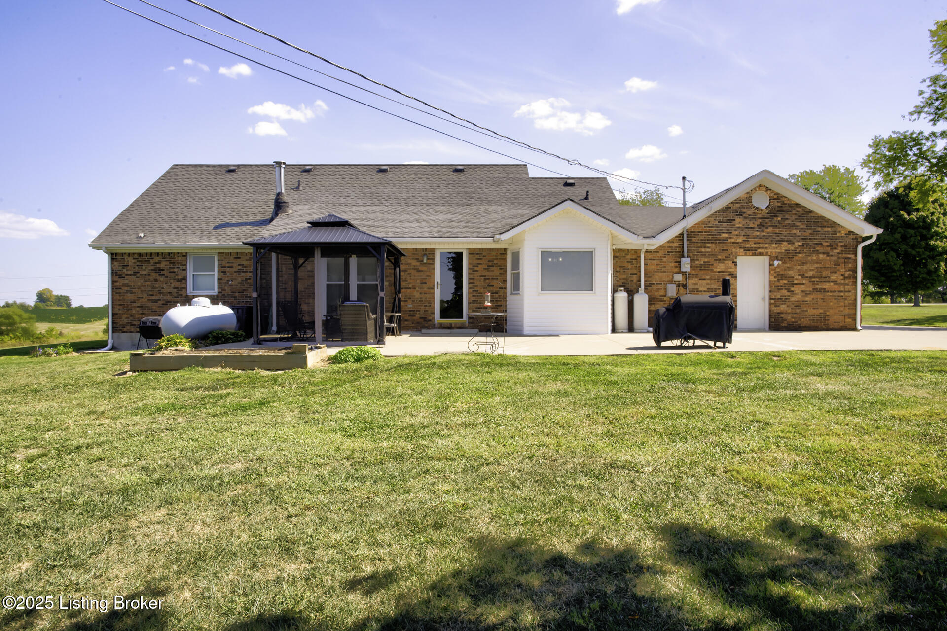 Bloomfield, Kentucky, 40008, United States, 3 Bedrooms Bedrooms, ,3 BathroomsBathrooms,Residential,For Sale,1968876