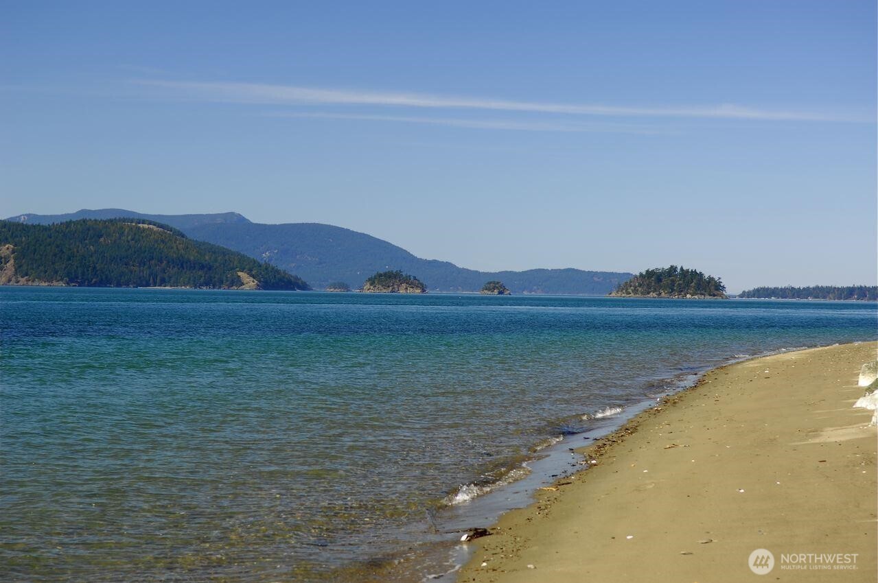 Anacortes, Washington, 98221, United States, 3 Bedrooms Bedrooms, ,1 BathroomBathrooms,Residential,For Sale,1875687