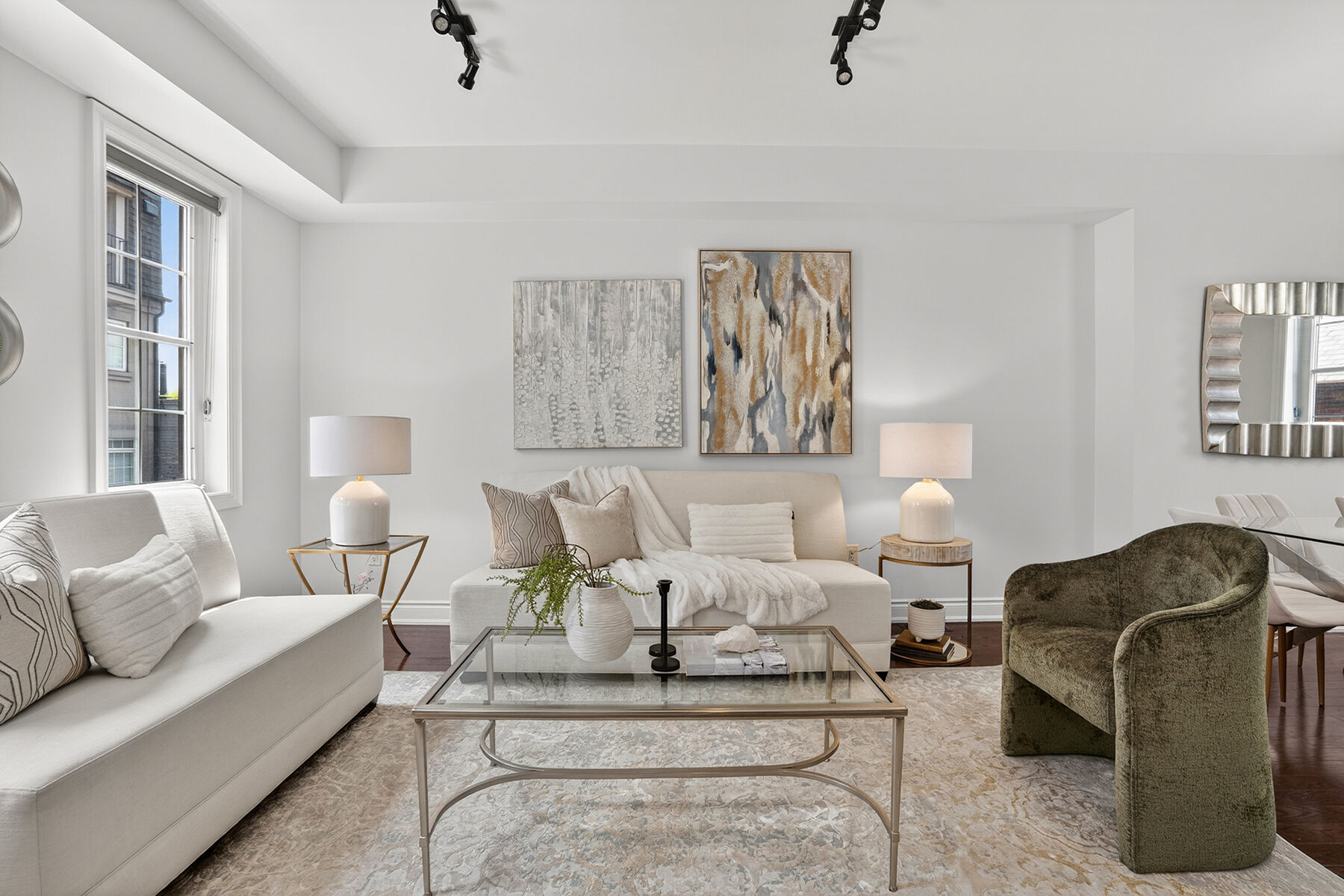  Rare Forest Hill Townhome - 物件實景