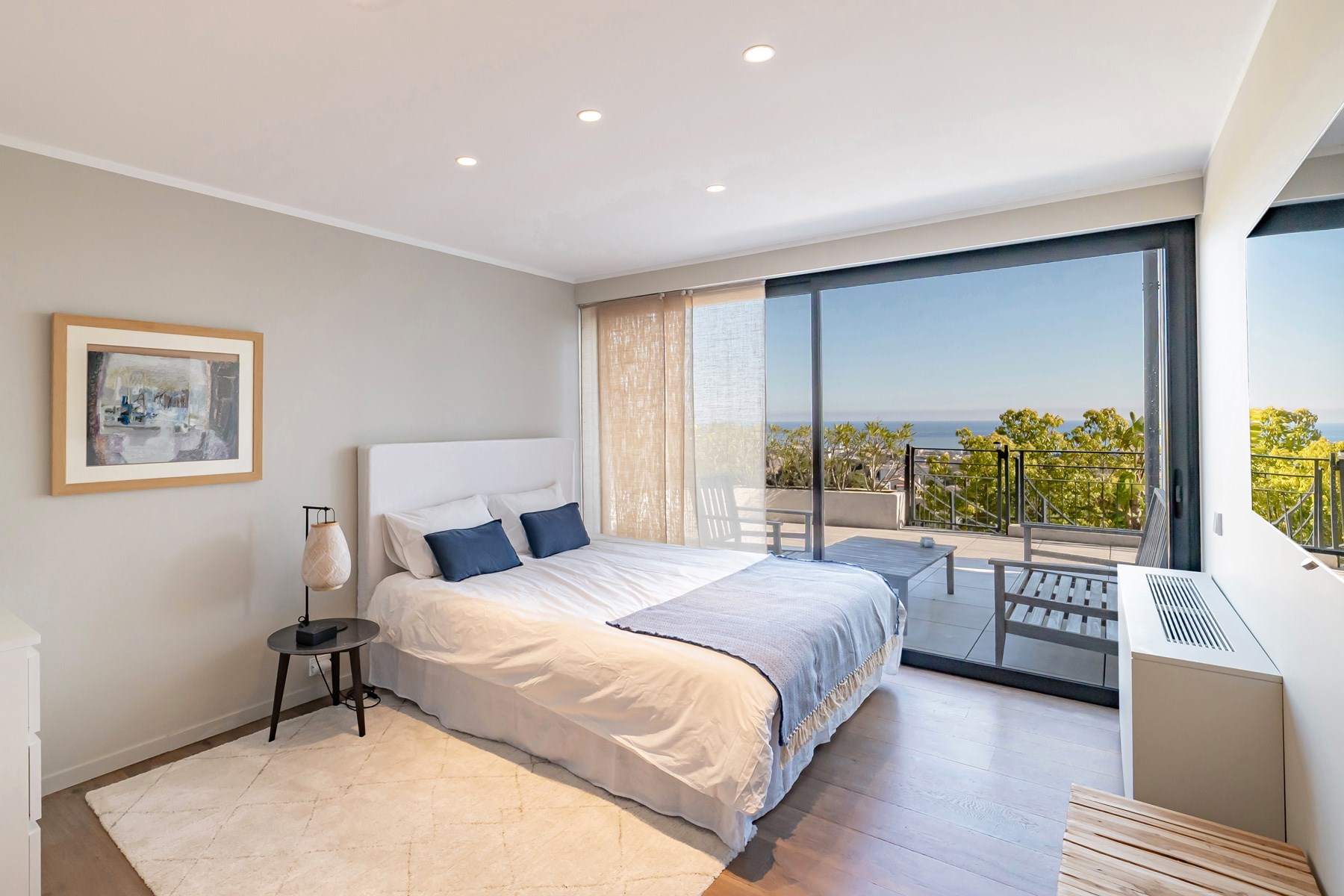  Hills of Cagnes-sur-Mer, luxury renovated sea view villa in a private estate ne… - 物件實景