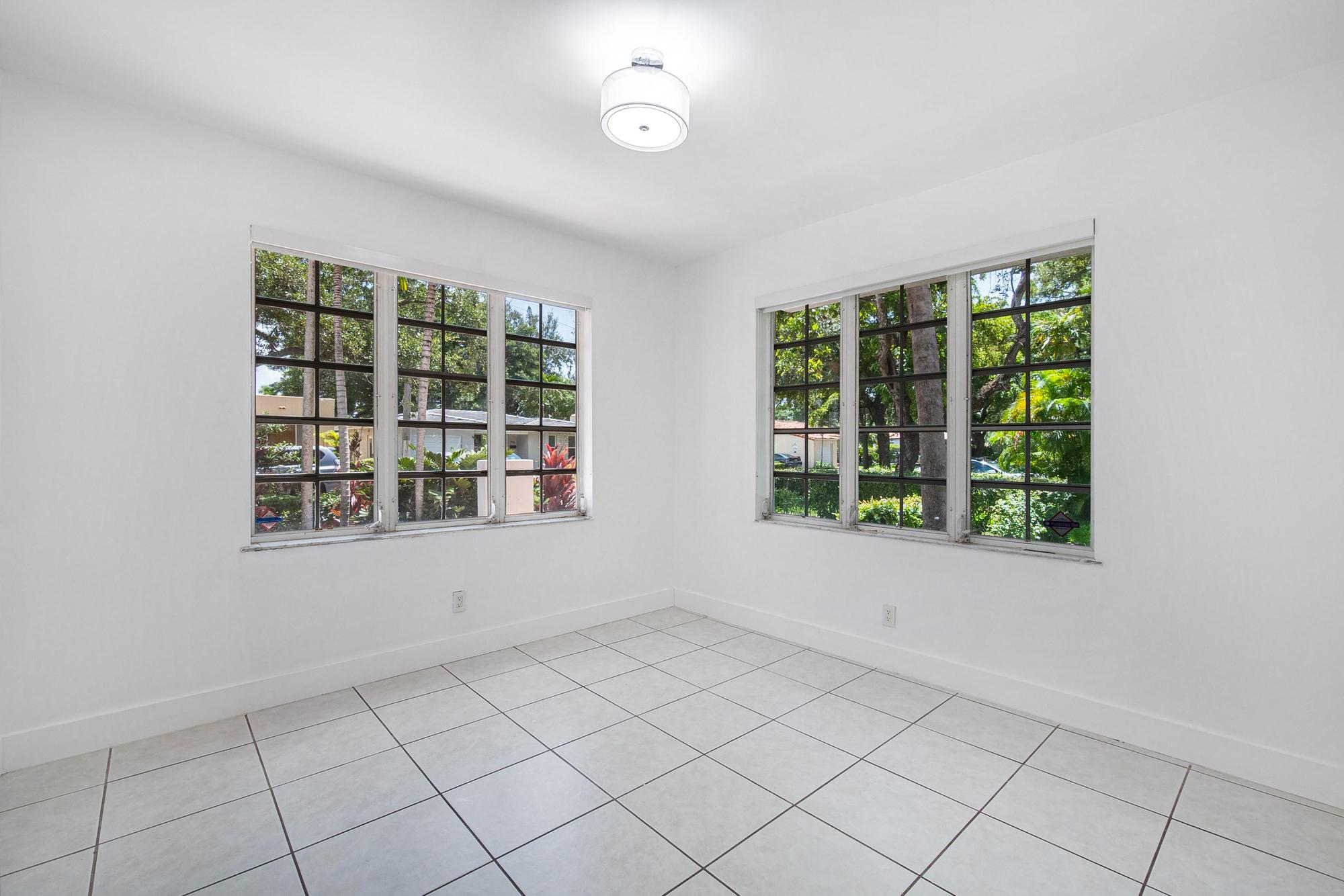 Coral Gables, Florida, 33134, United States, 3 Bedrooms Bedrooms, ,2 BathroomsBathrooms,Residential,For Sale,1975593