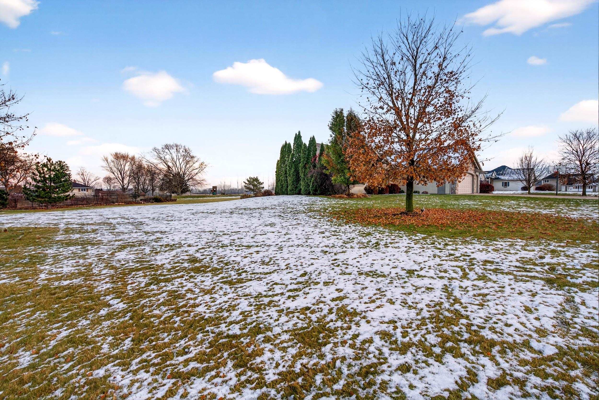 Neenah, Wisconsin, 54956, United States, 4 Bedrooms Bedrooms, ,4 BathroomsBathrooms,Residential,For Sale,1996384