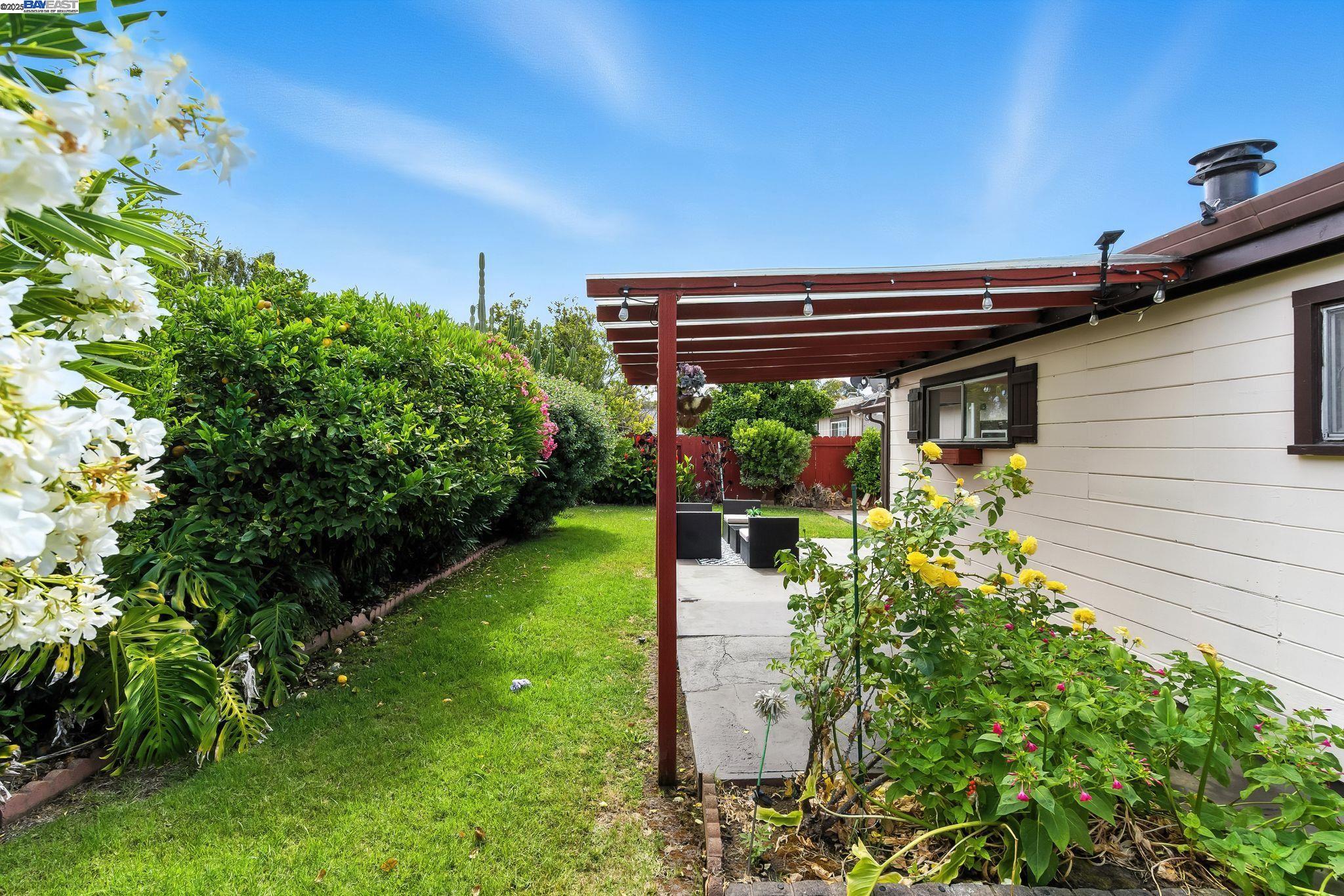Newark, California, 94560, United States, 3 Bedrooms Bedrooms, ,2 BathroomsBathrooms,Residential,For Sale,1947104