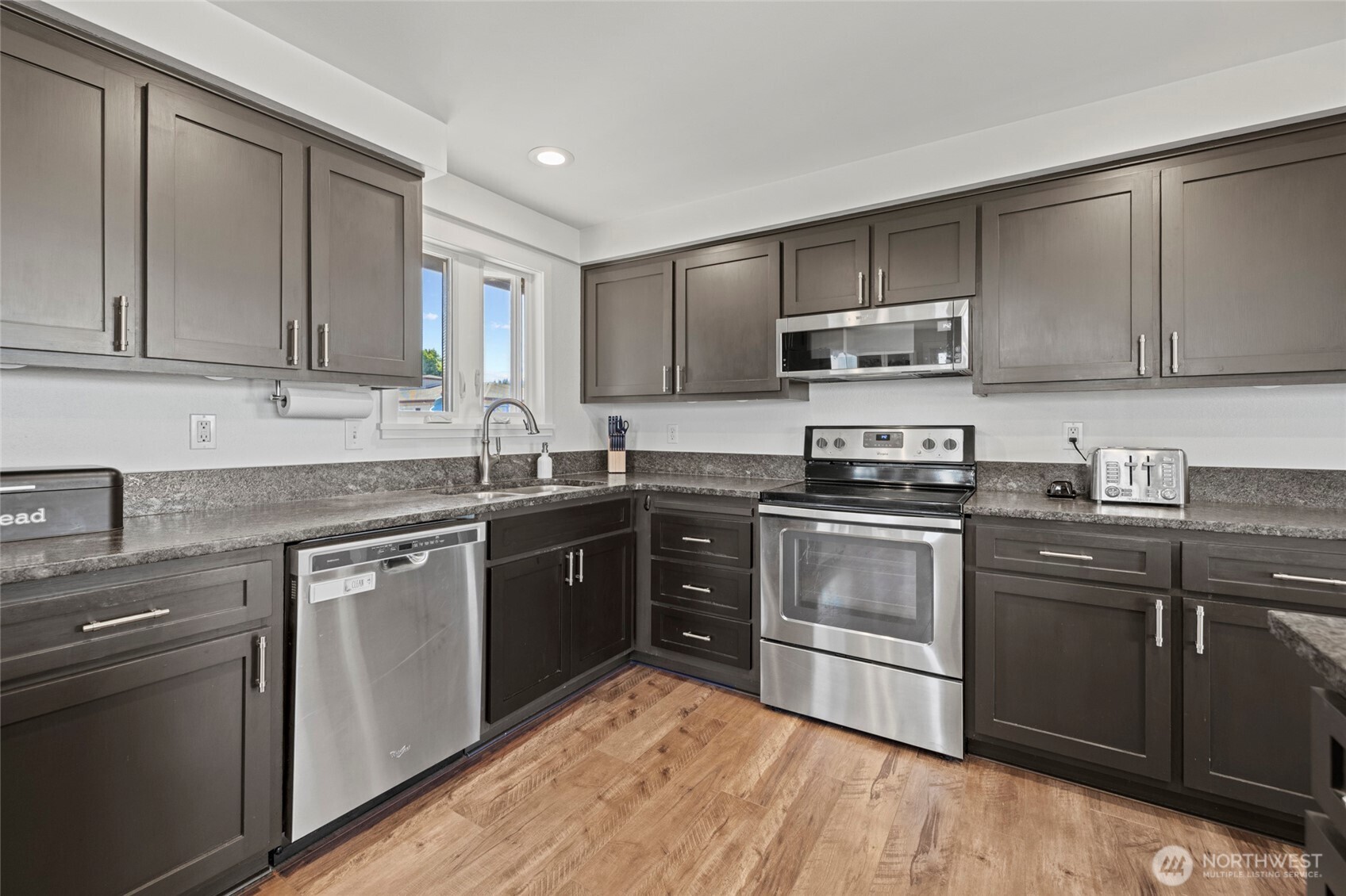 Anacortes, Washington, 98221, United States, 3 Bedrooms Bedrooms, ,1 BathroomBathrooms,Residential,For Sale,1914220