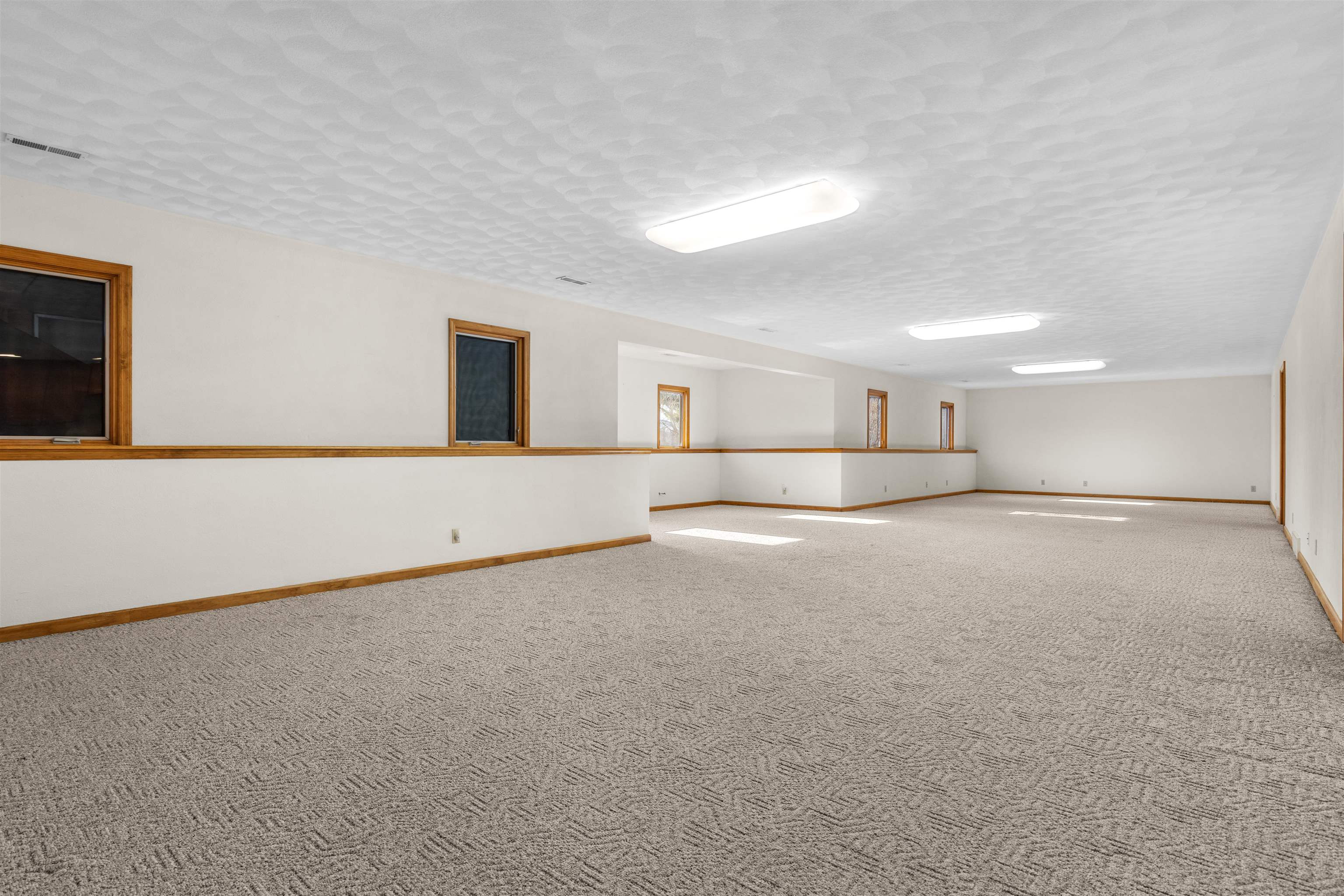 Roscoe, Illinois, 61073, United States, 3 Bedrooms Bedrooms, ,4 BathroomsBathrooms,Residential,For Sale,2011367