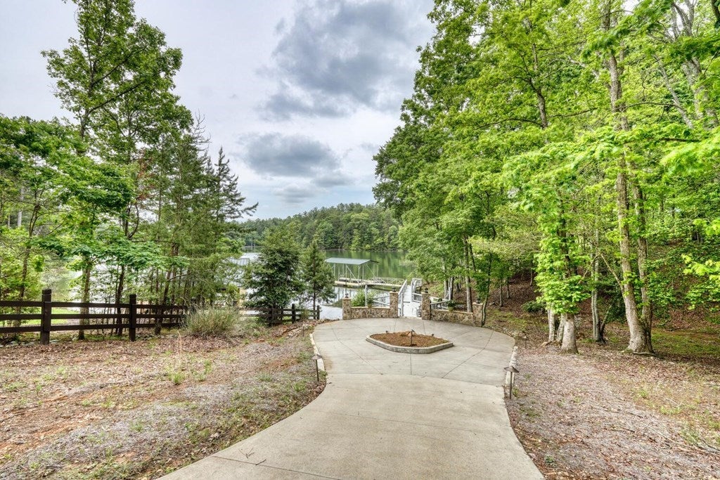 Blairsville, Georgia, 30512, United States, 5 Bedrooms Bedrooms, ,6 BathroomsBathrooms,Residential,For Sale,1901332