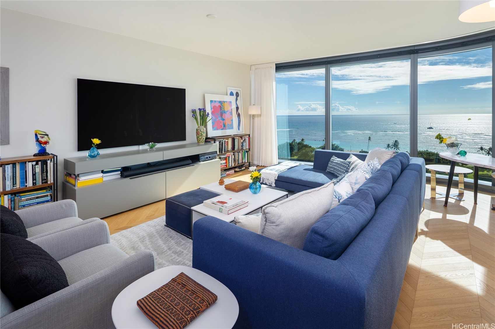 Honolulu, Hawaii, 96814, United States, 3 Bedrooms Bedrooms, ,3 BathroomsBathrooms,Residential,For Sale,2003362